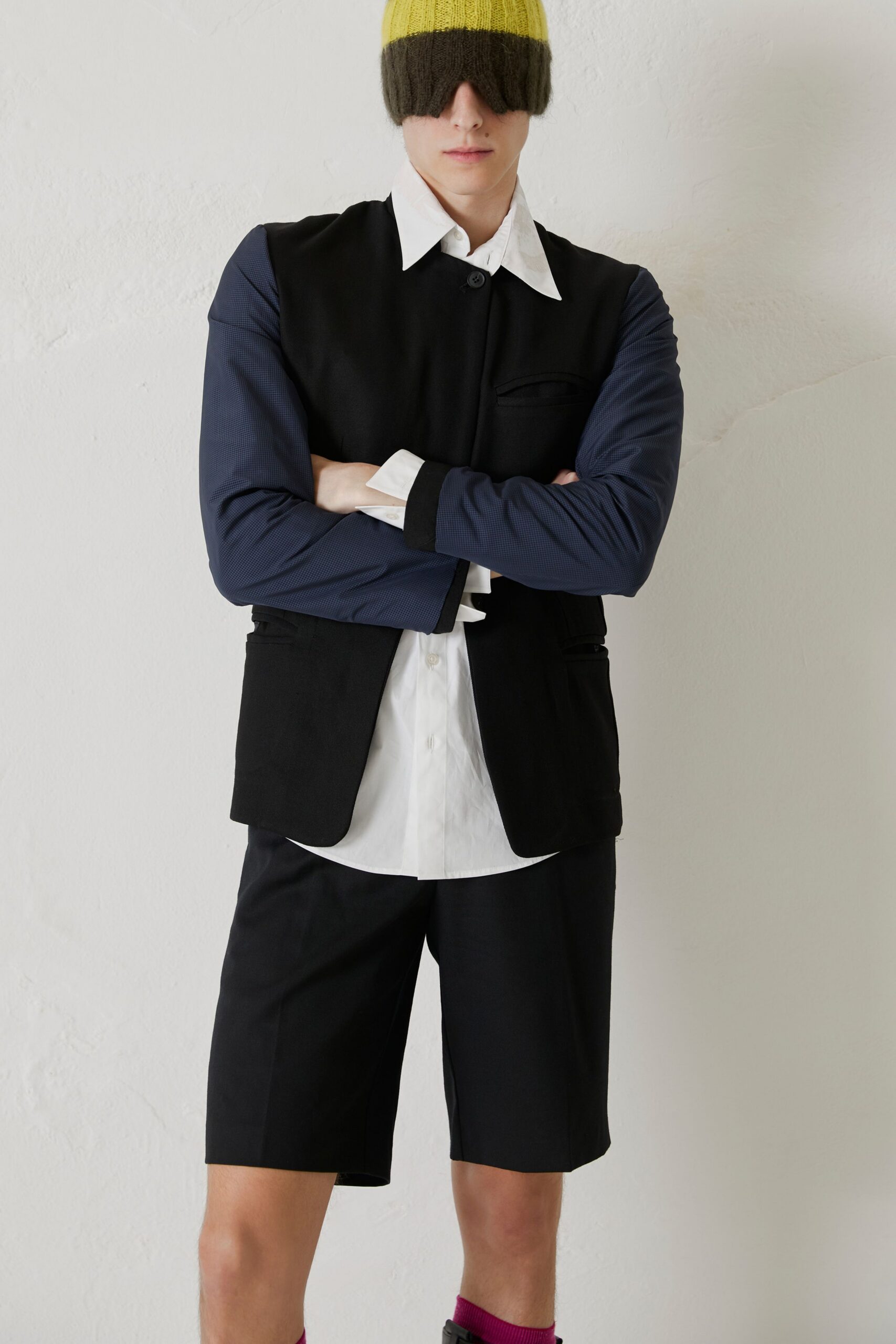 black cotton long-sleeve collared structured blazer