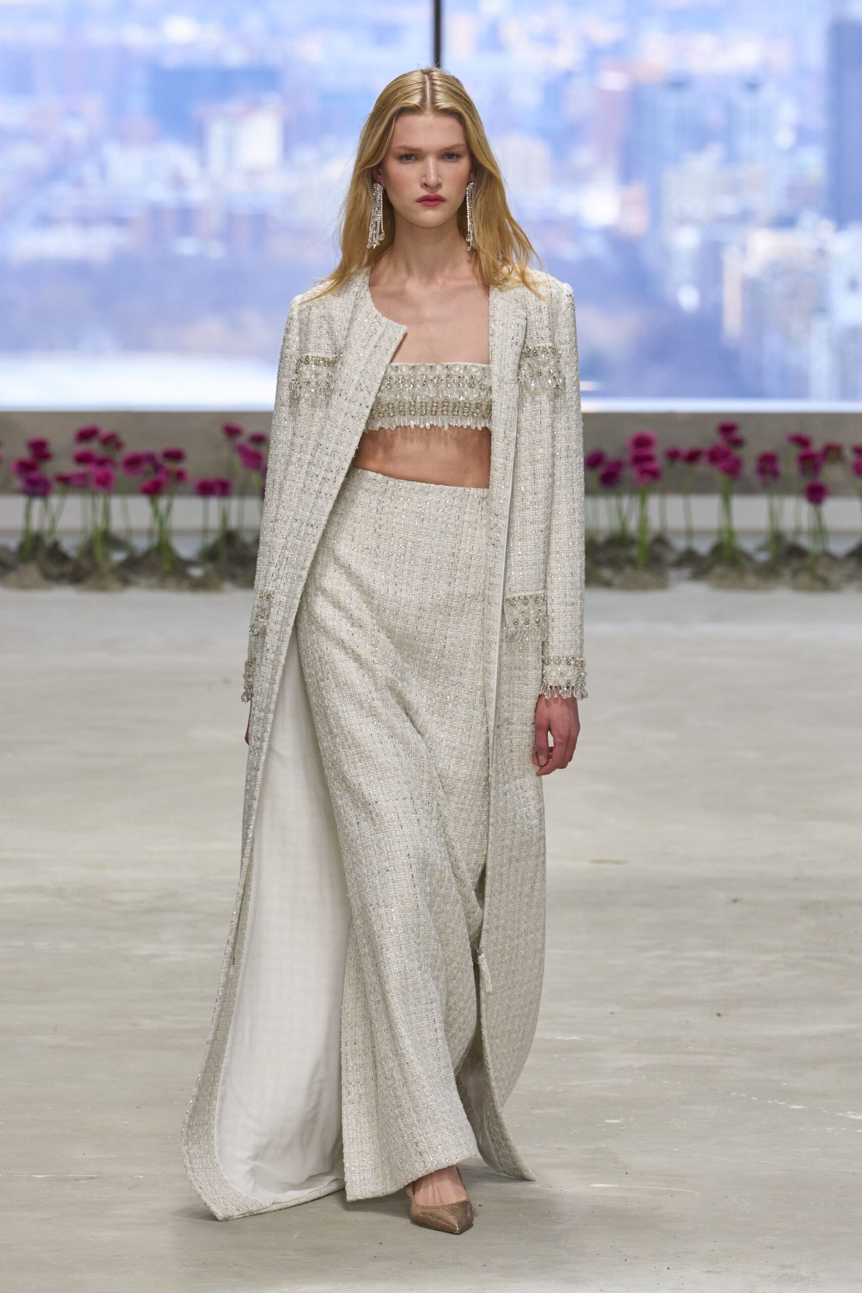 white tweed long-sleeve collared relaxed buttoned layered coat