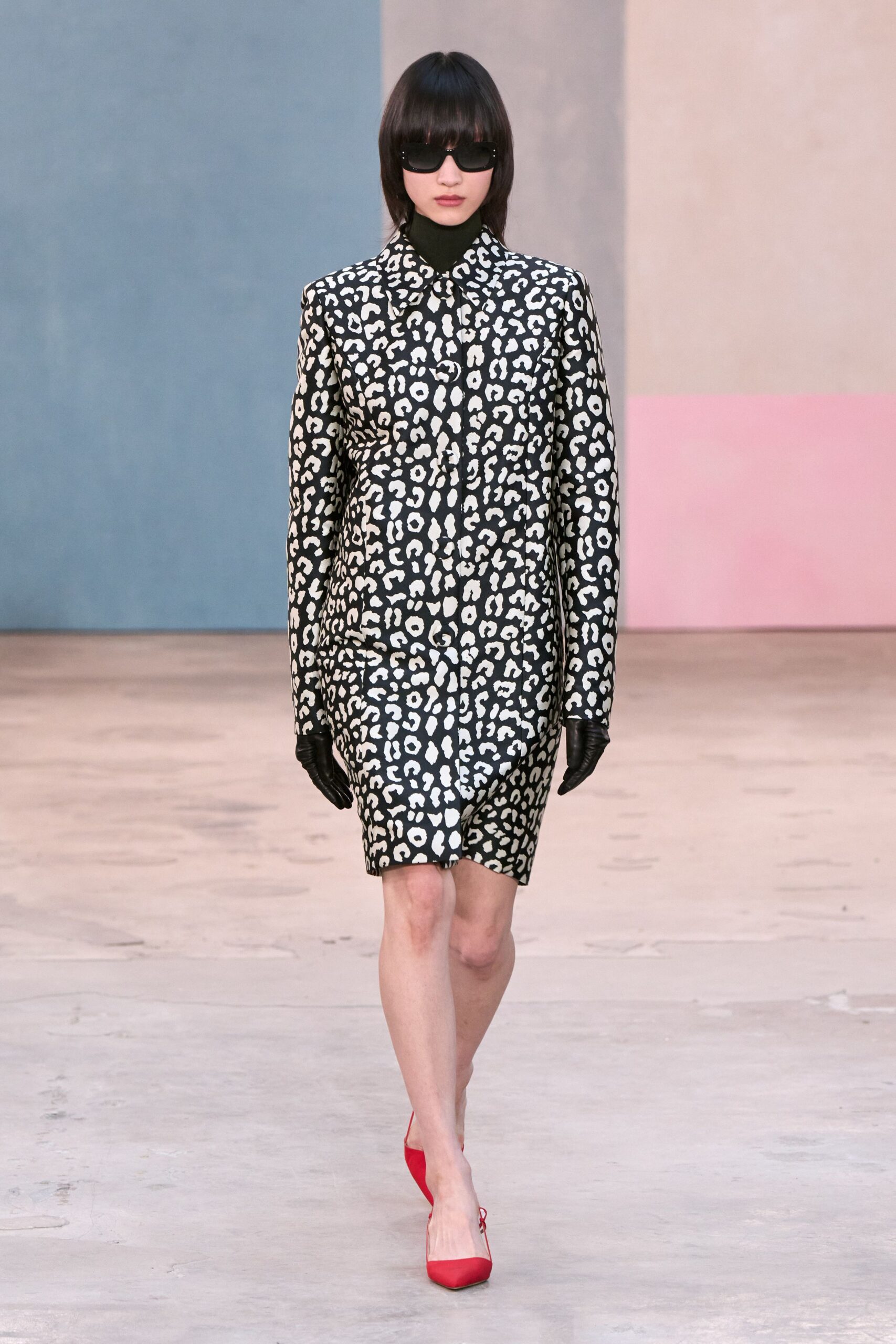 black cotton long-sleeve collared fitted printed mini dress