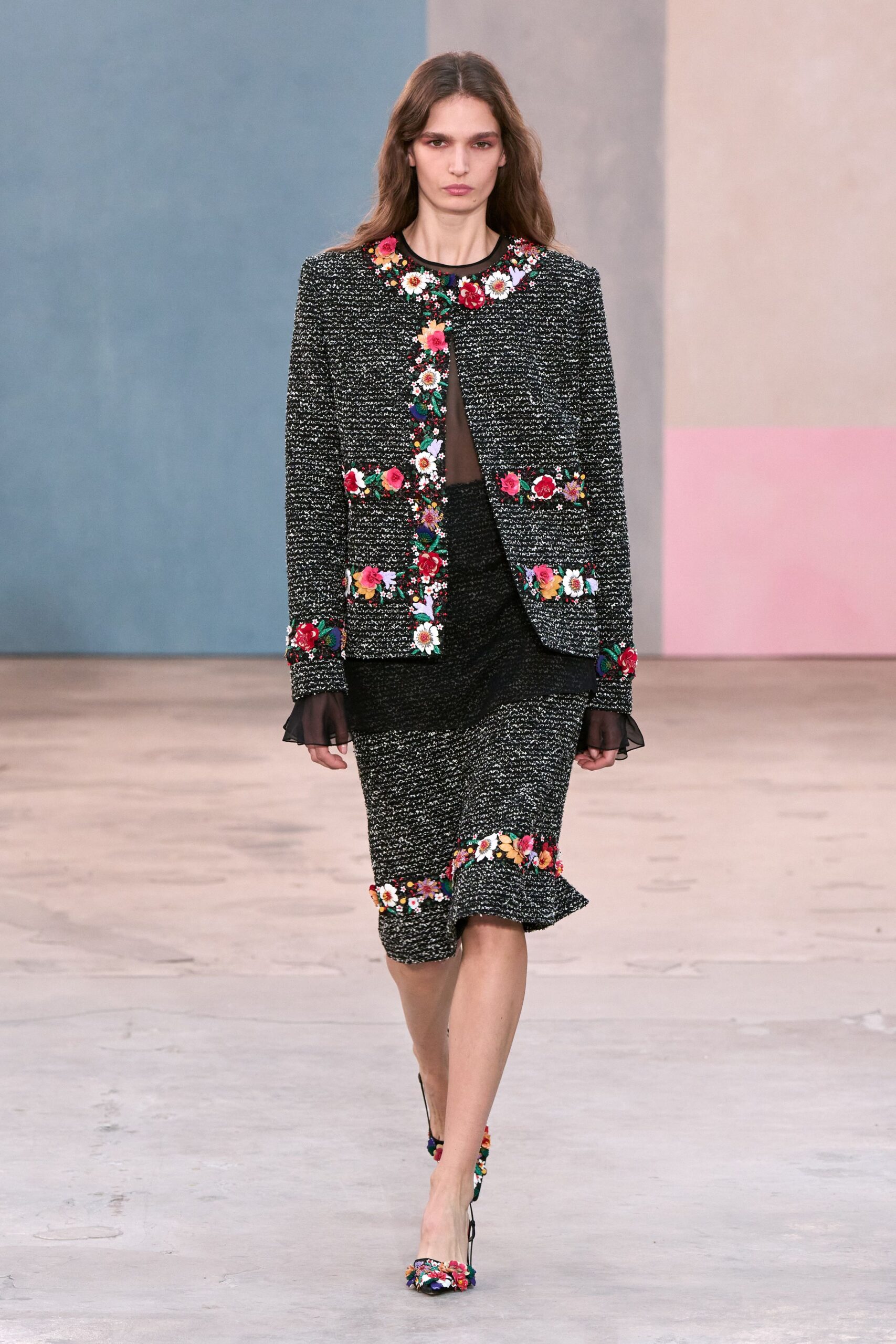 black tweed long-sleeve collared fitted embroidered jacket