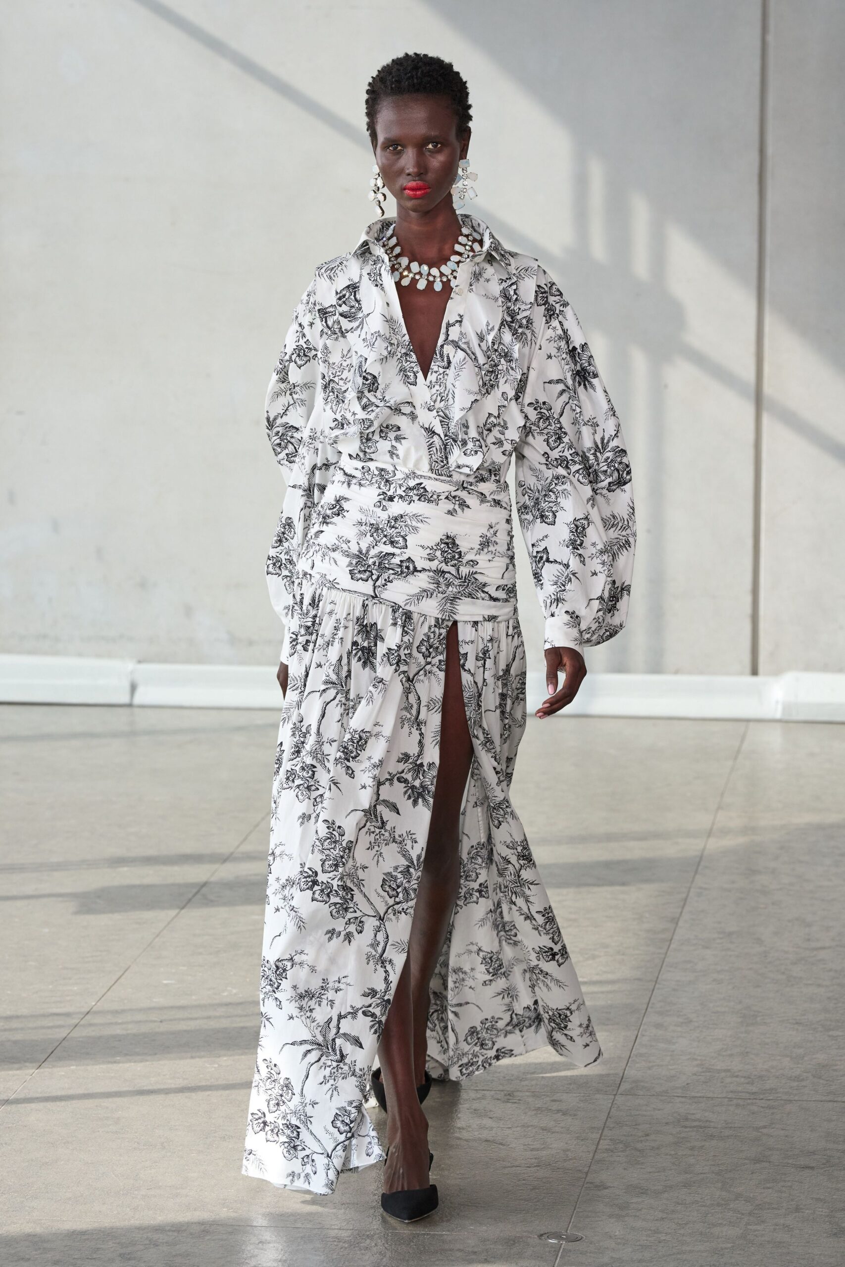 Carolina Herrera Spring 2024 Ready-to-Wear Look 9