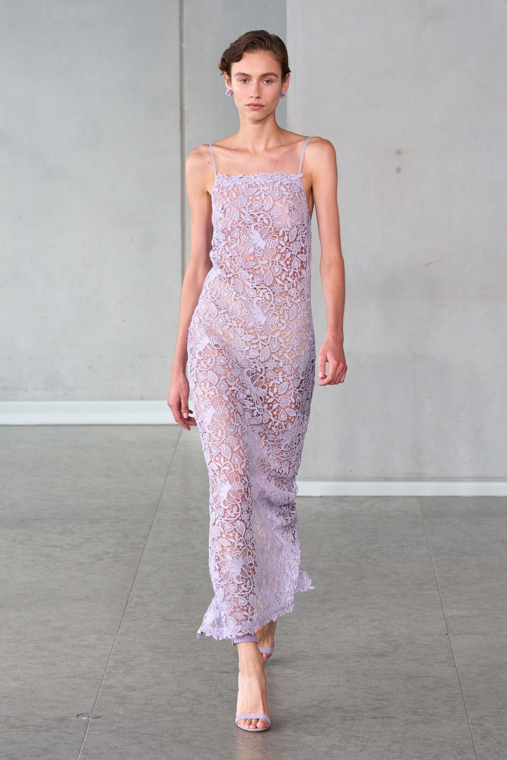 lavender lace sleeveless gown