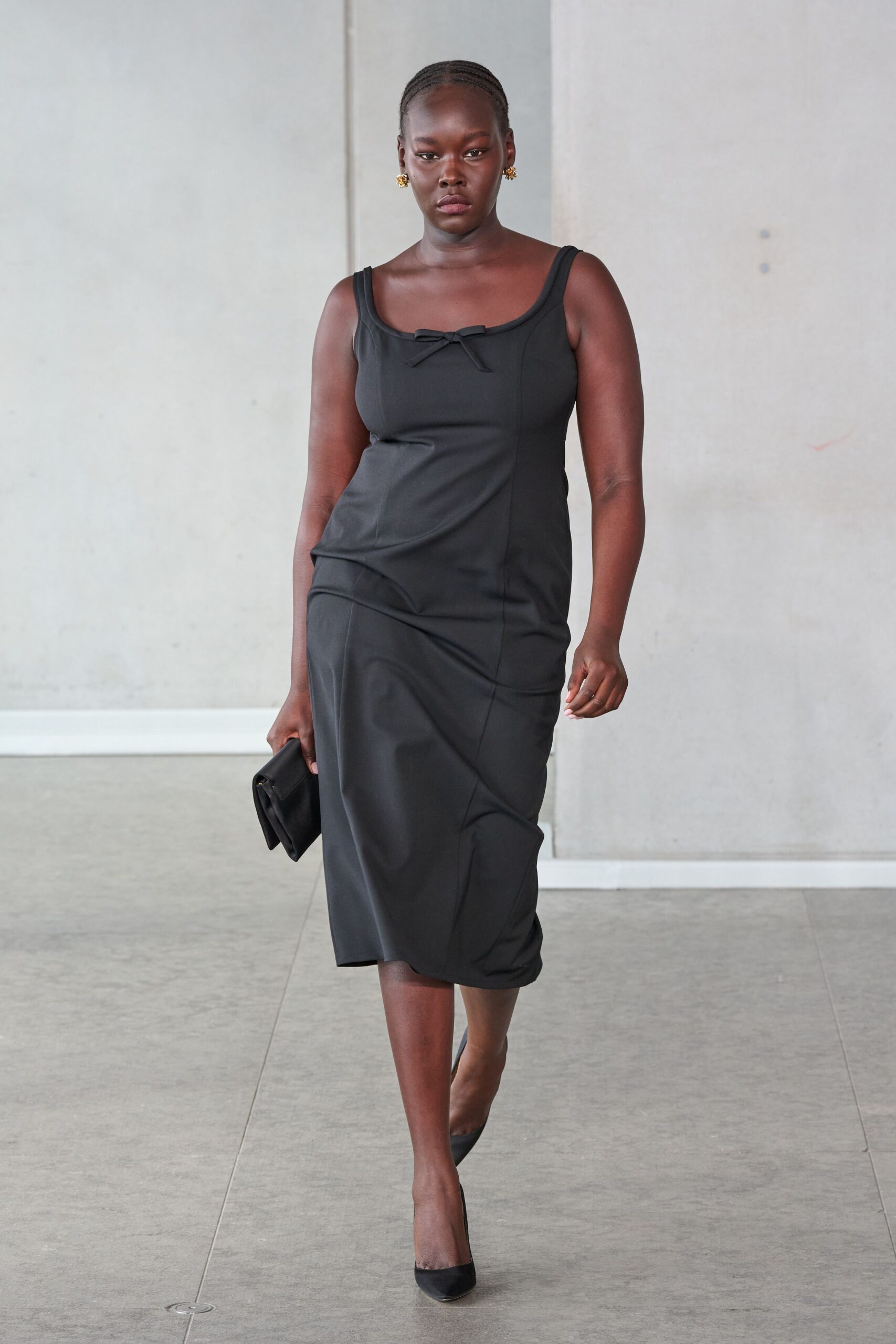 black fitted midi dress