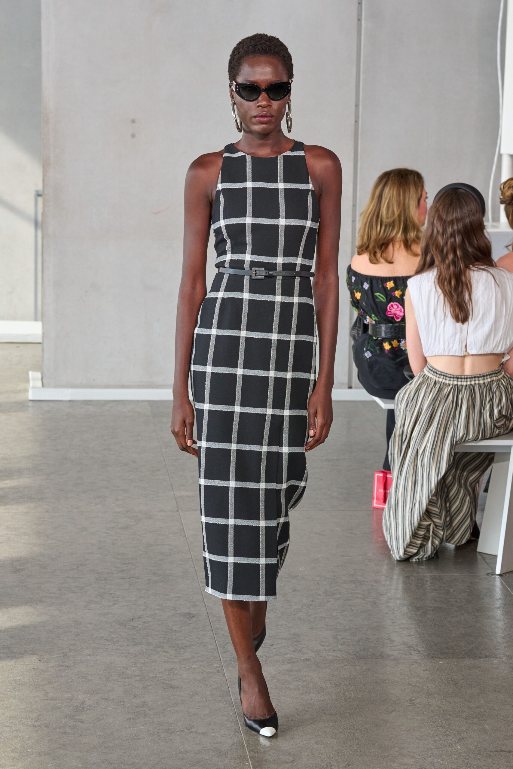 black cotton sleeveless v-neck fitted checked belted dress