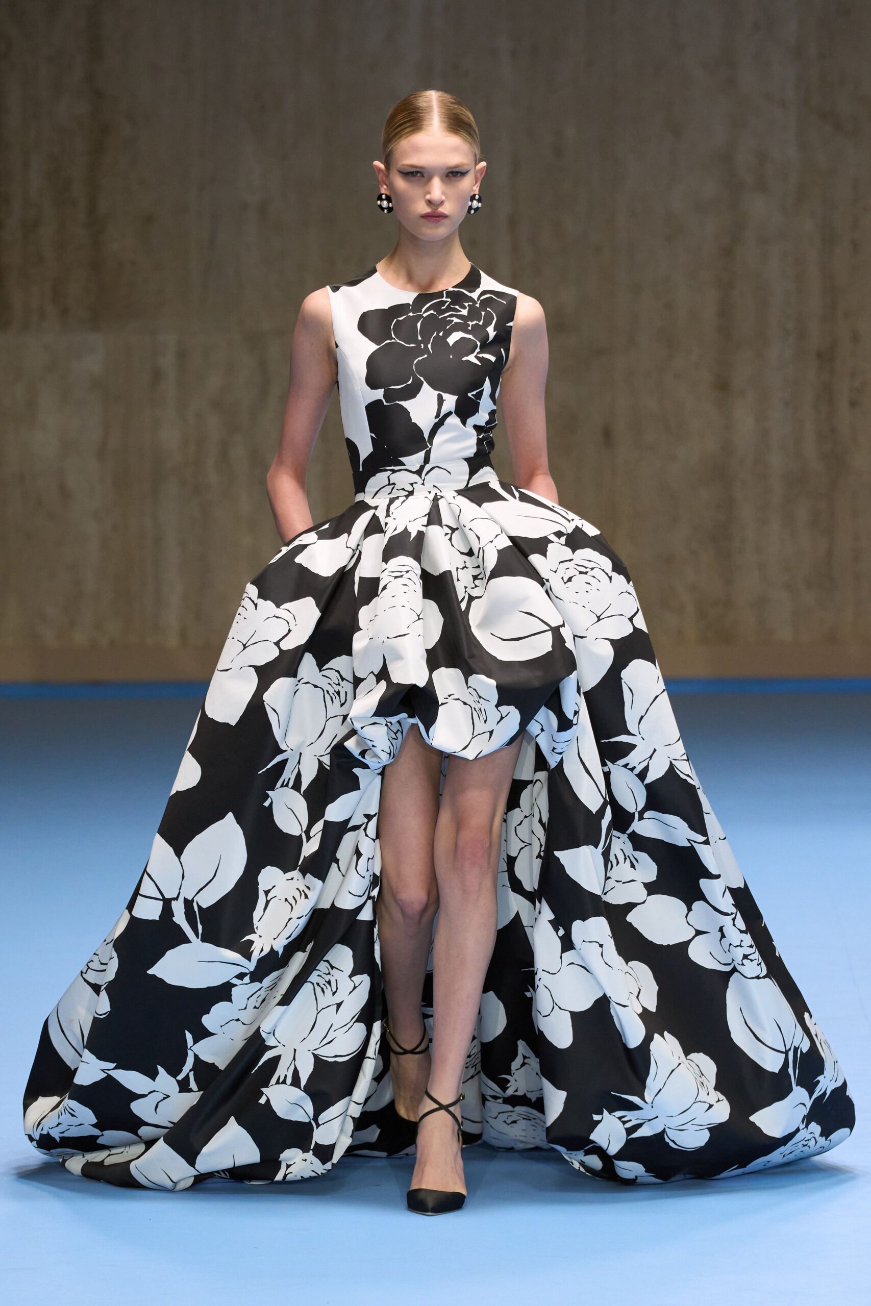 Carolina Herrera Spring 2025 Ready-to-Wear Look 27