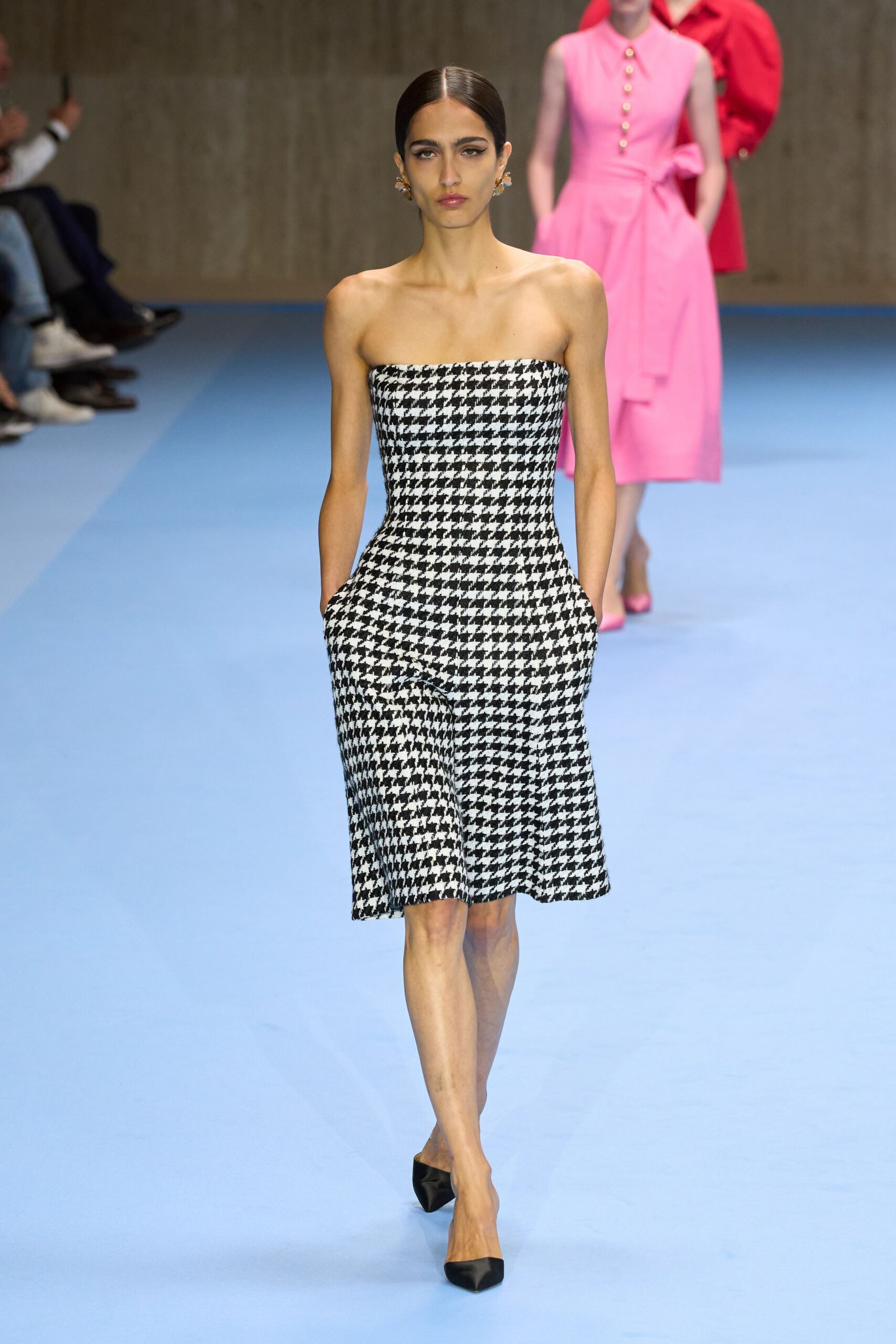 black cotton strapless fitted checked pleated mini dress