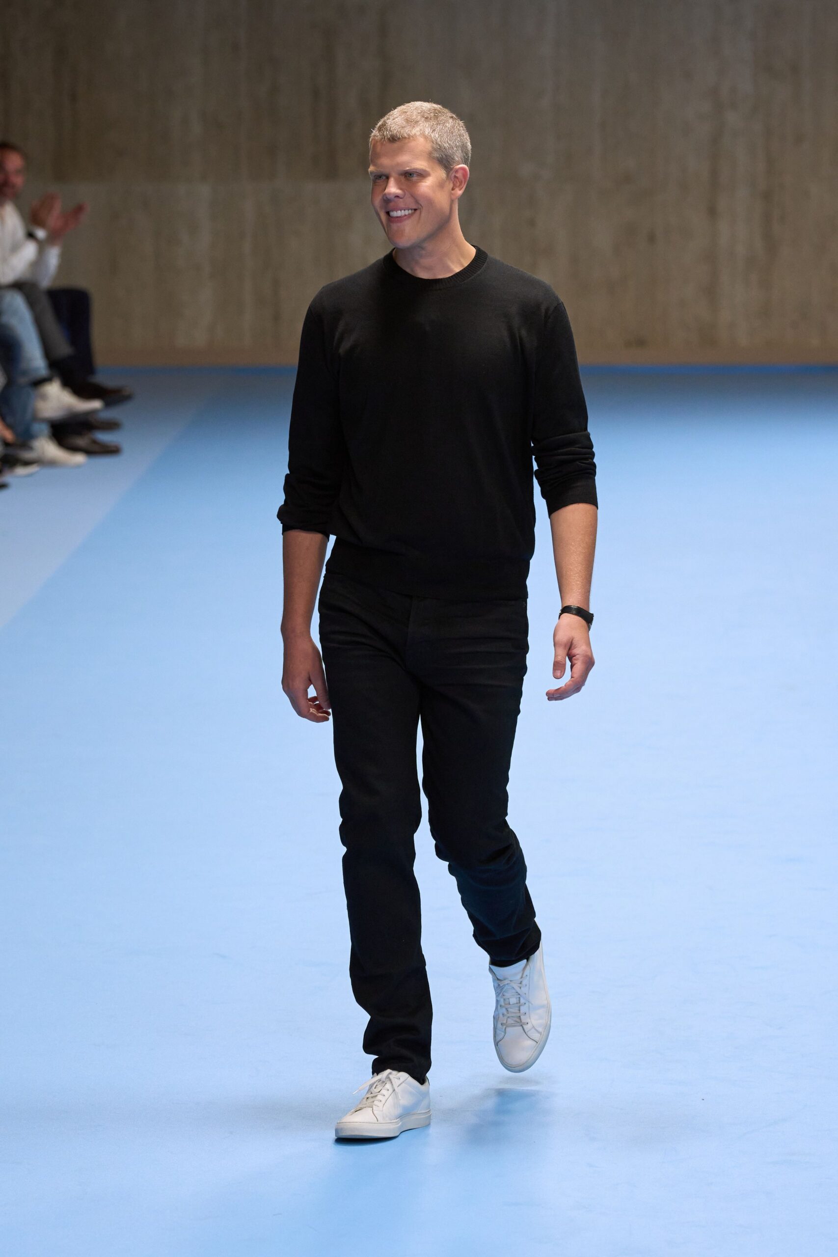 black cotton long-sleeve collared fitted sweater