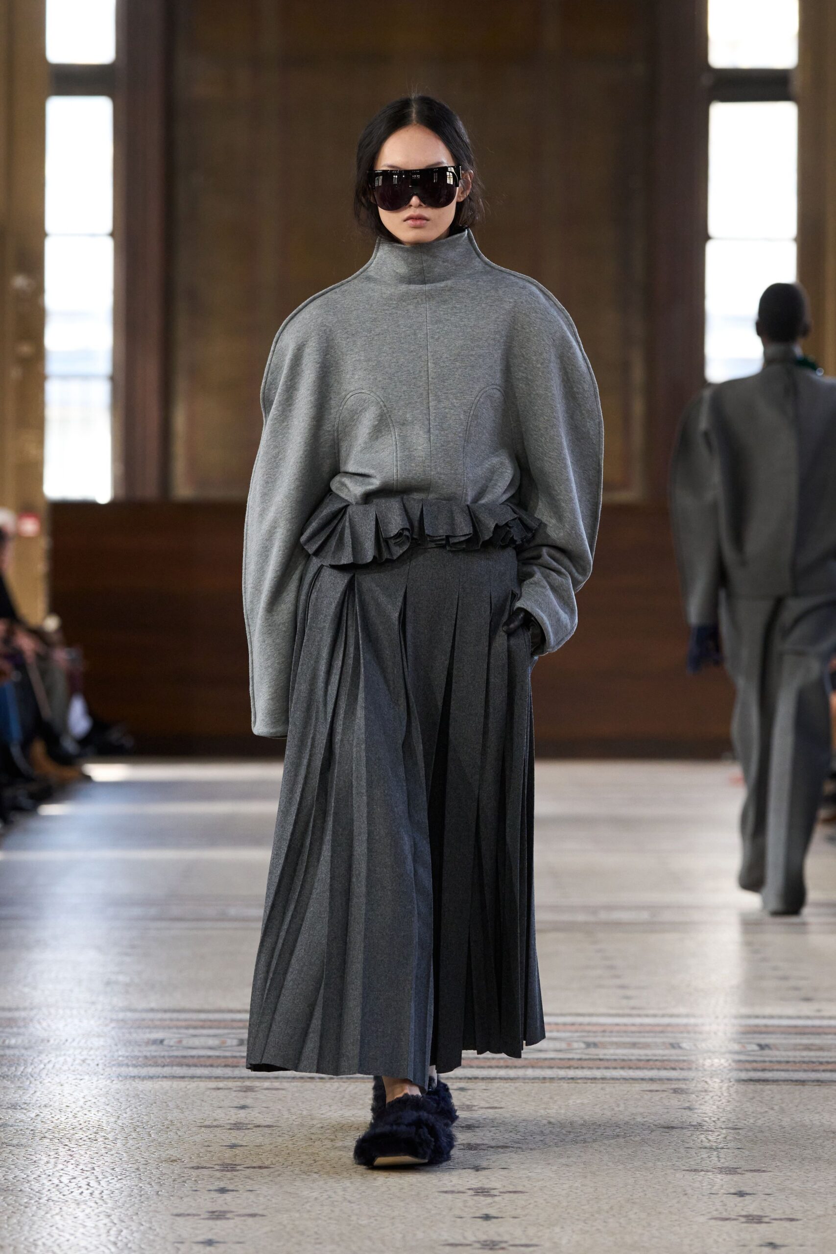 gray wool fitted pleated skirt