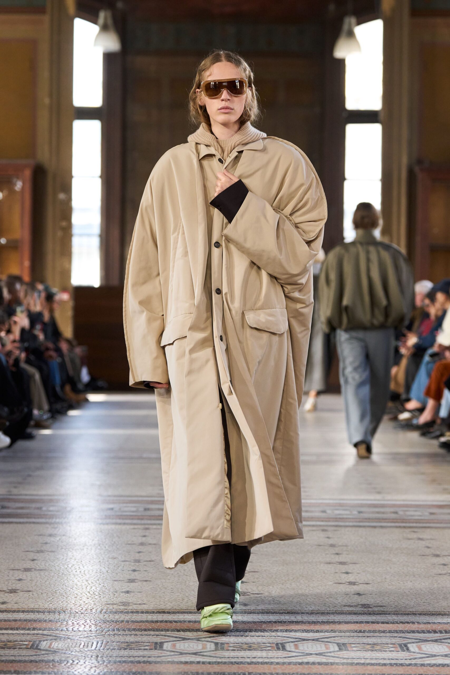 beige cotton long-sleeve collared oversized buttoned coat
