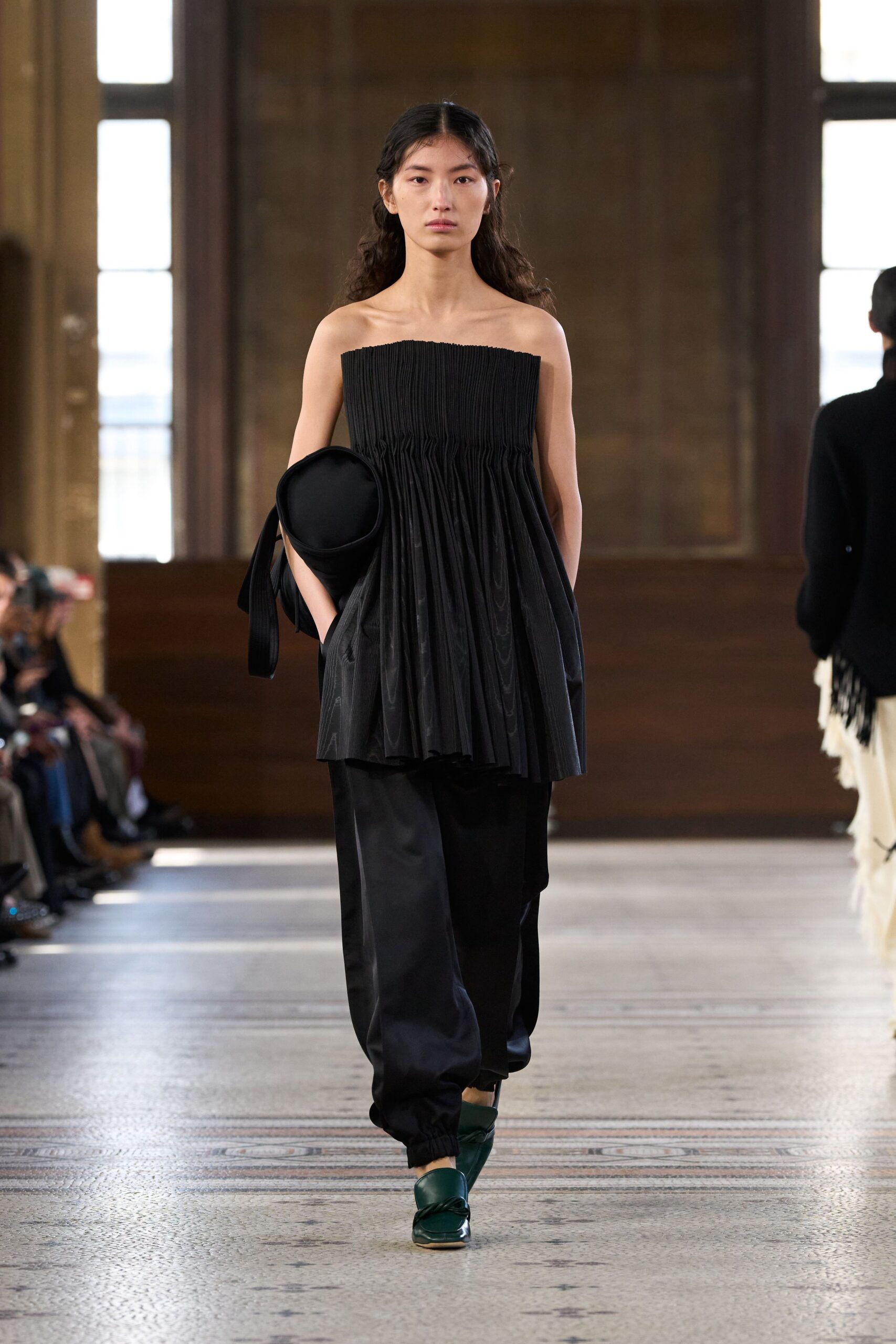 black cotton sleeveless strapless fitted pleated top