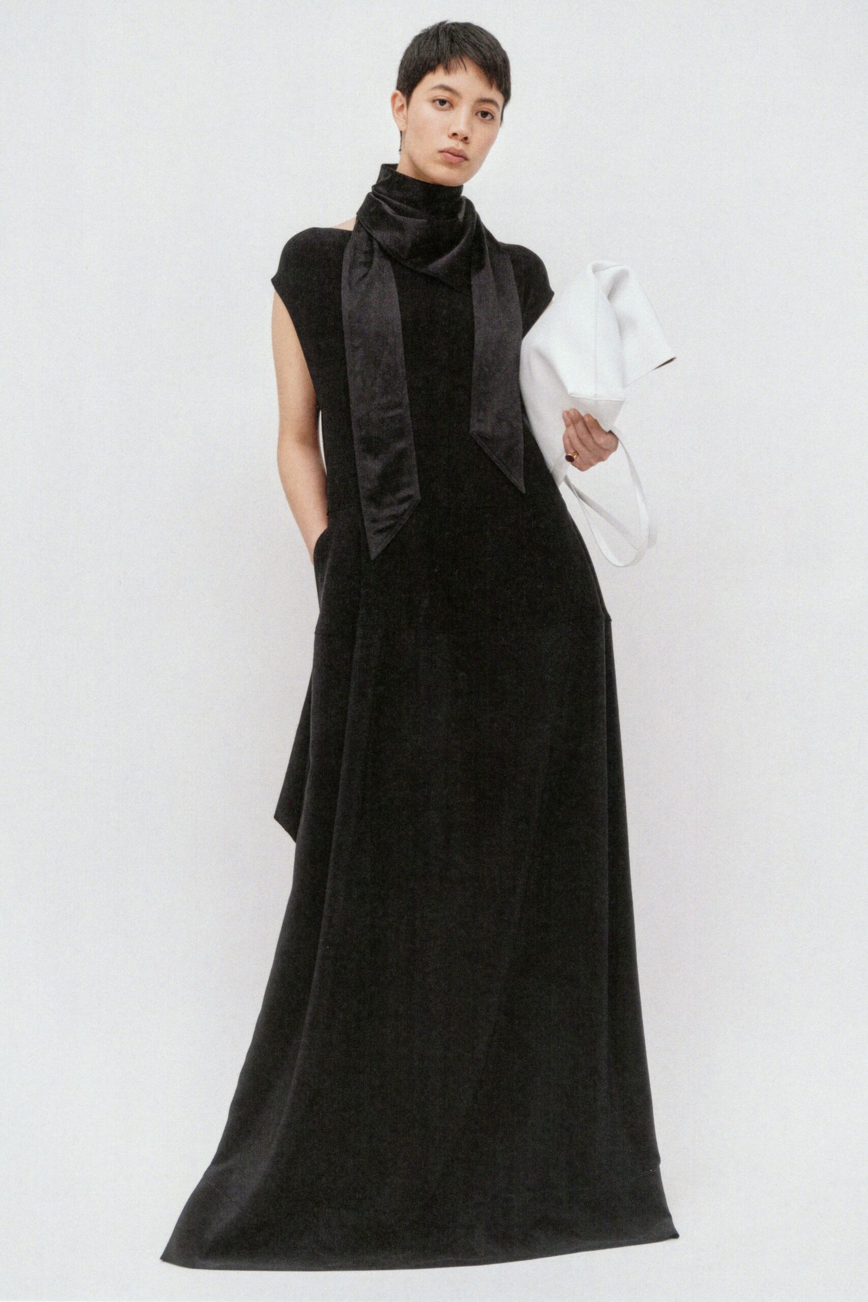 black velvet fitted scarf