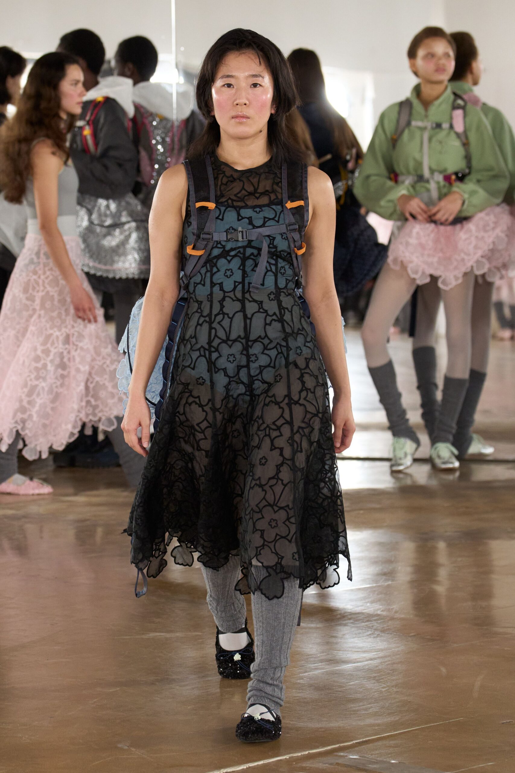black lace sleeveless v-neck fitted floral layered dress
