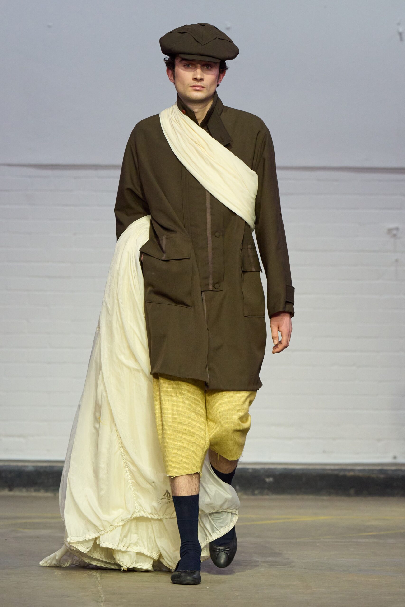 brown cotton long-sleeve collared structured buttoned pockets coat