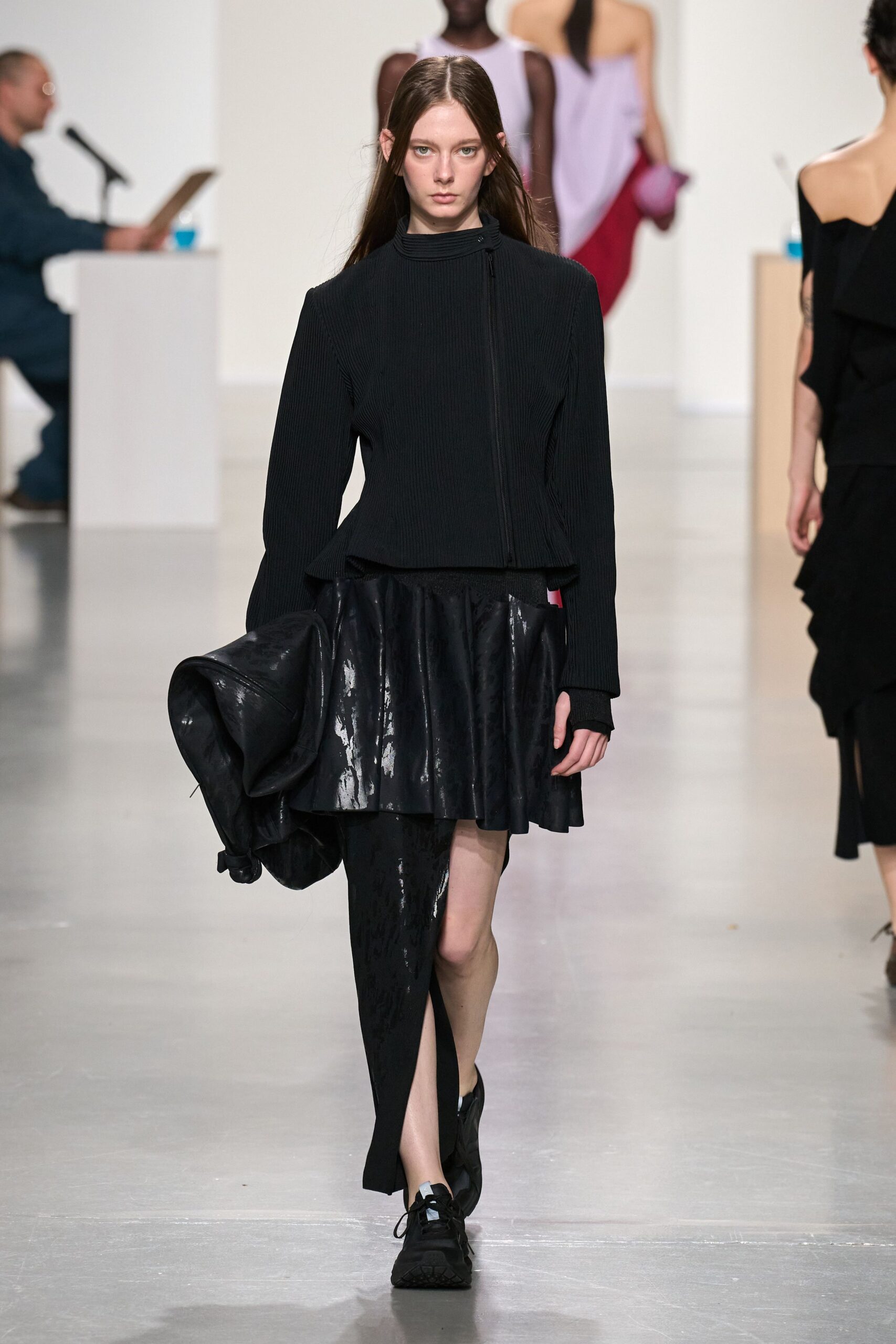 black leather asymmetric fitted pleated skirt