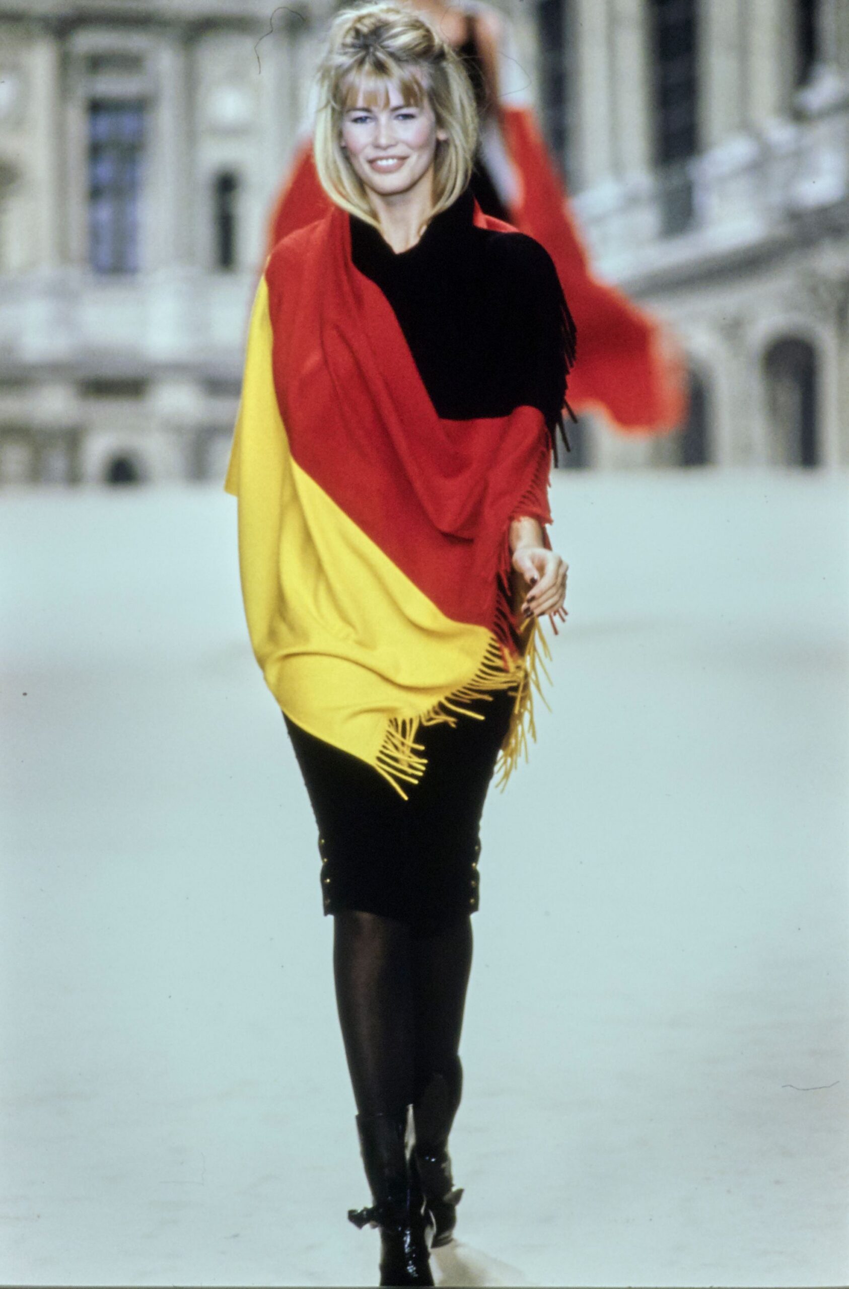Chanel Fall 1994 Ready-to-Wear Look 135