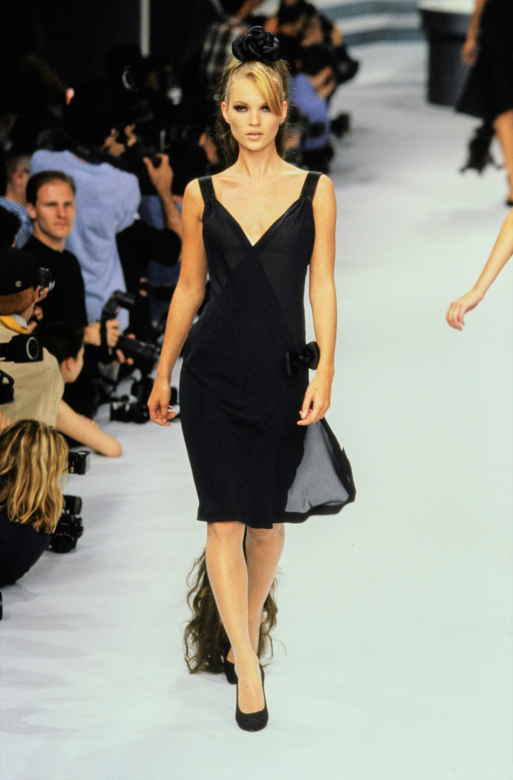 black fitted mini dress with hat