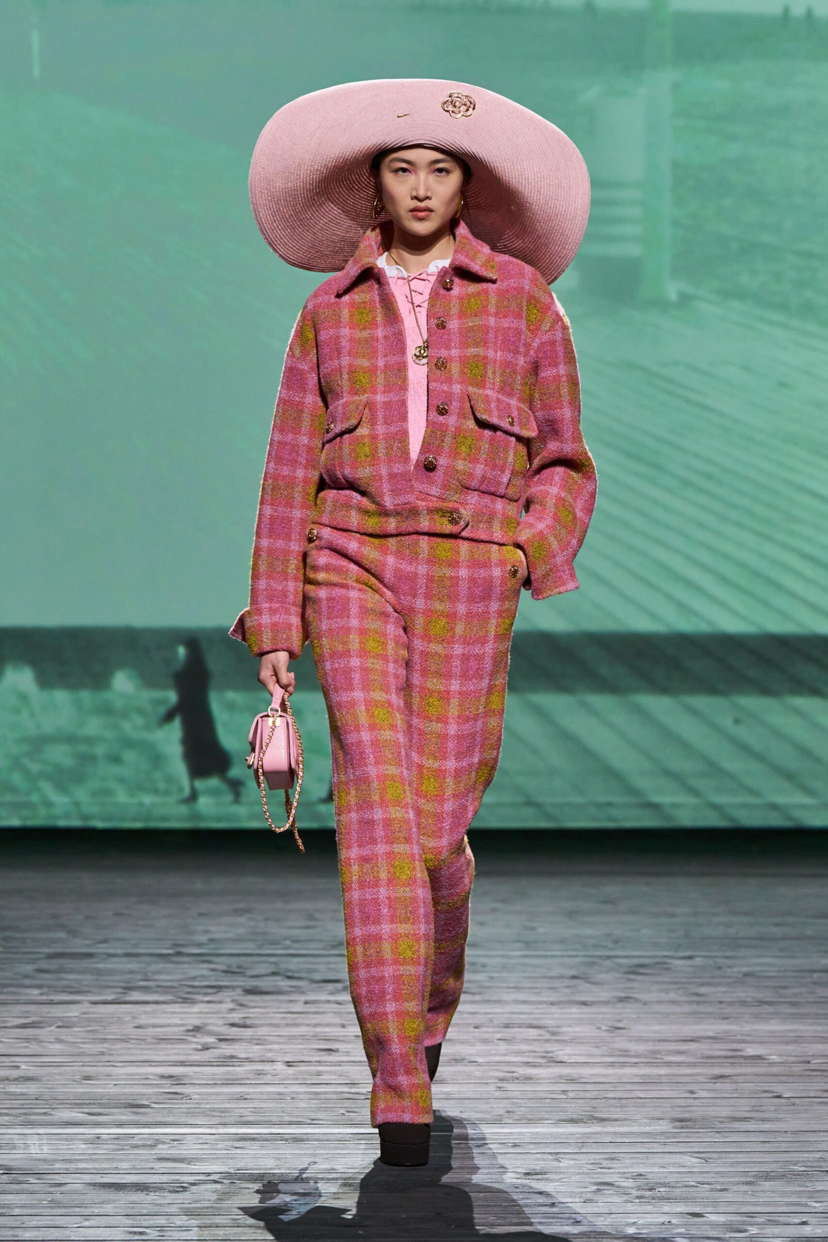 Chanel Fall 2024 Ready-to-Wear Look 42