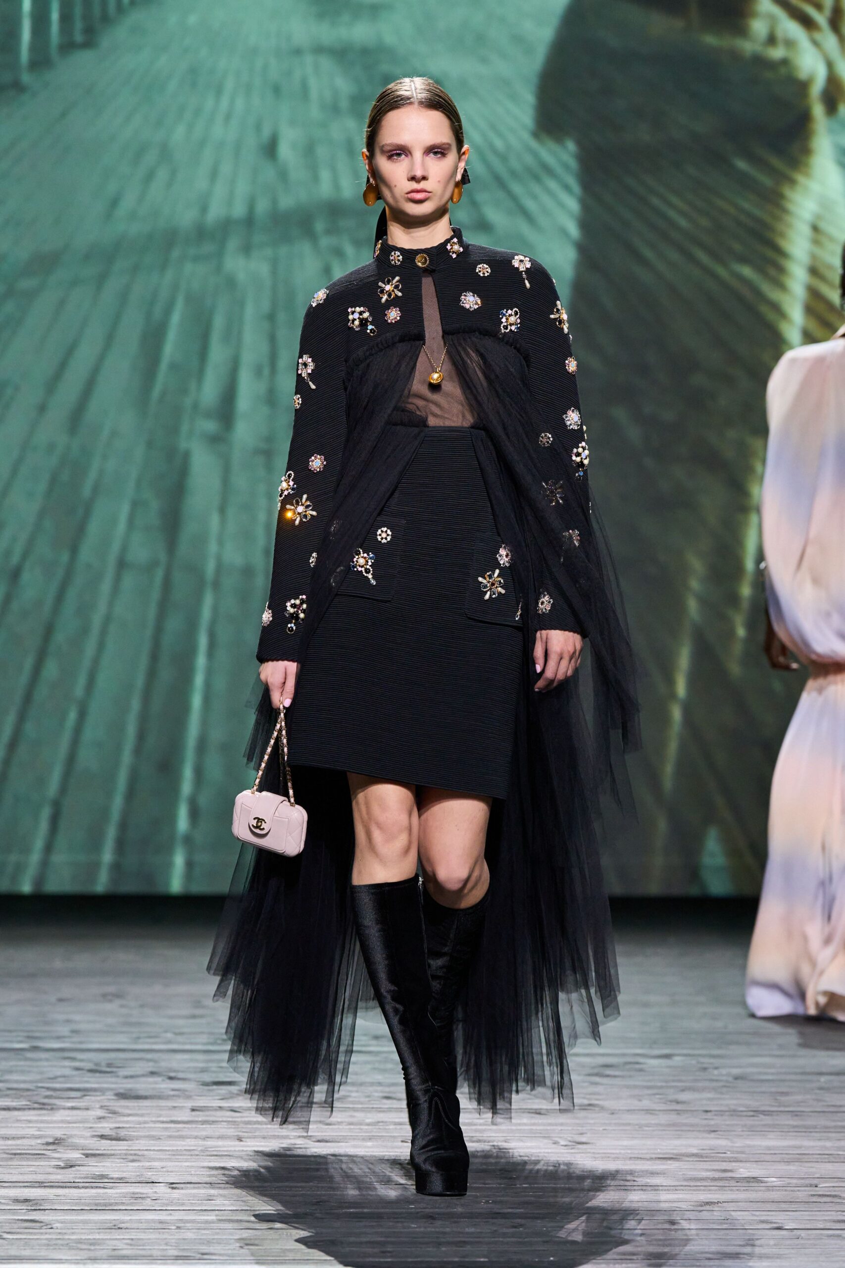 Chanel Fall 2024 Ready-to-Wear Look 56