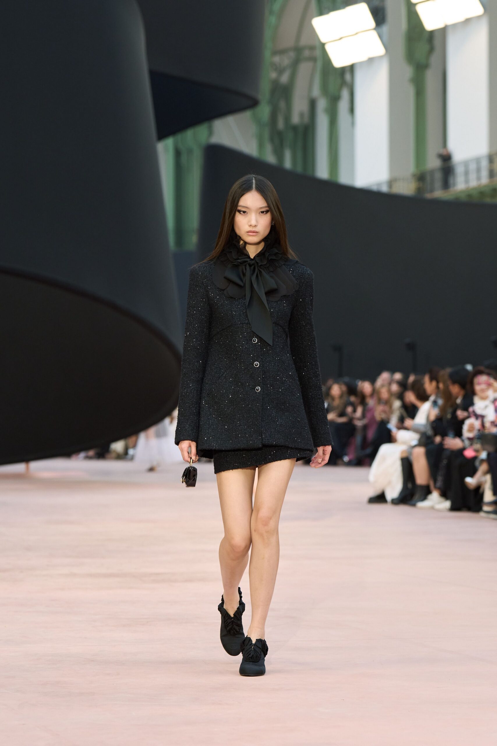 black wool fitted pencil short shorts