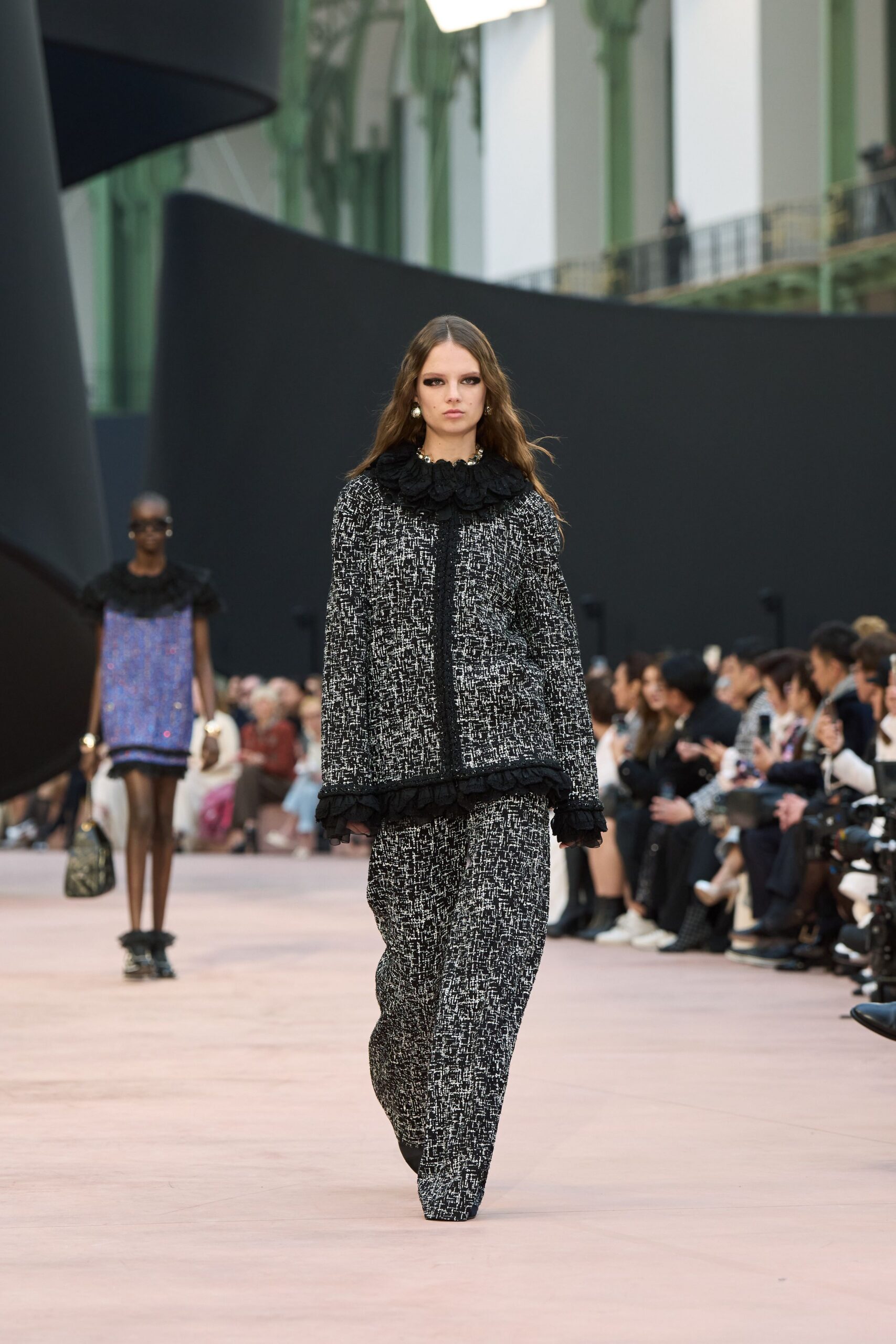 Chanel Fall 2025 Ready-to-Wear Look 15