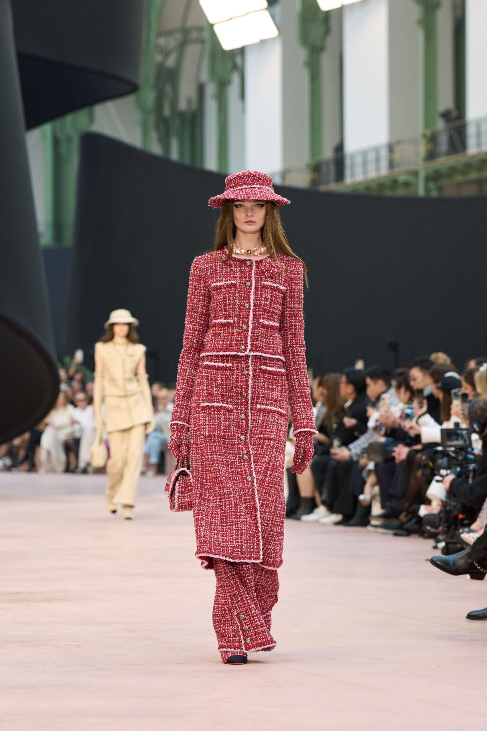 red tweed long-sleeve collared fitted buttoned pockets coat