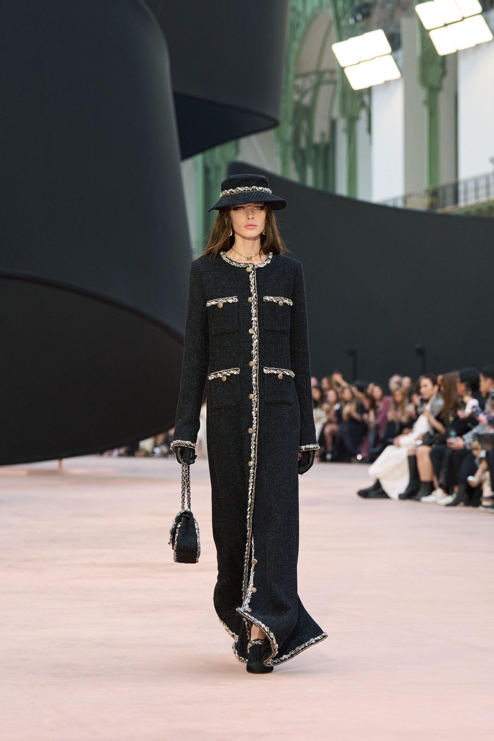 black tweed long-sleeve collared fitted buttoned pockets coat