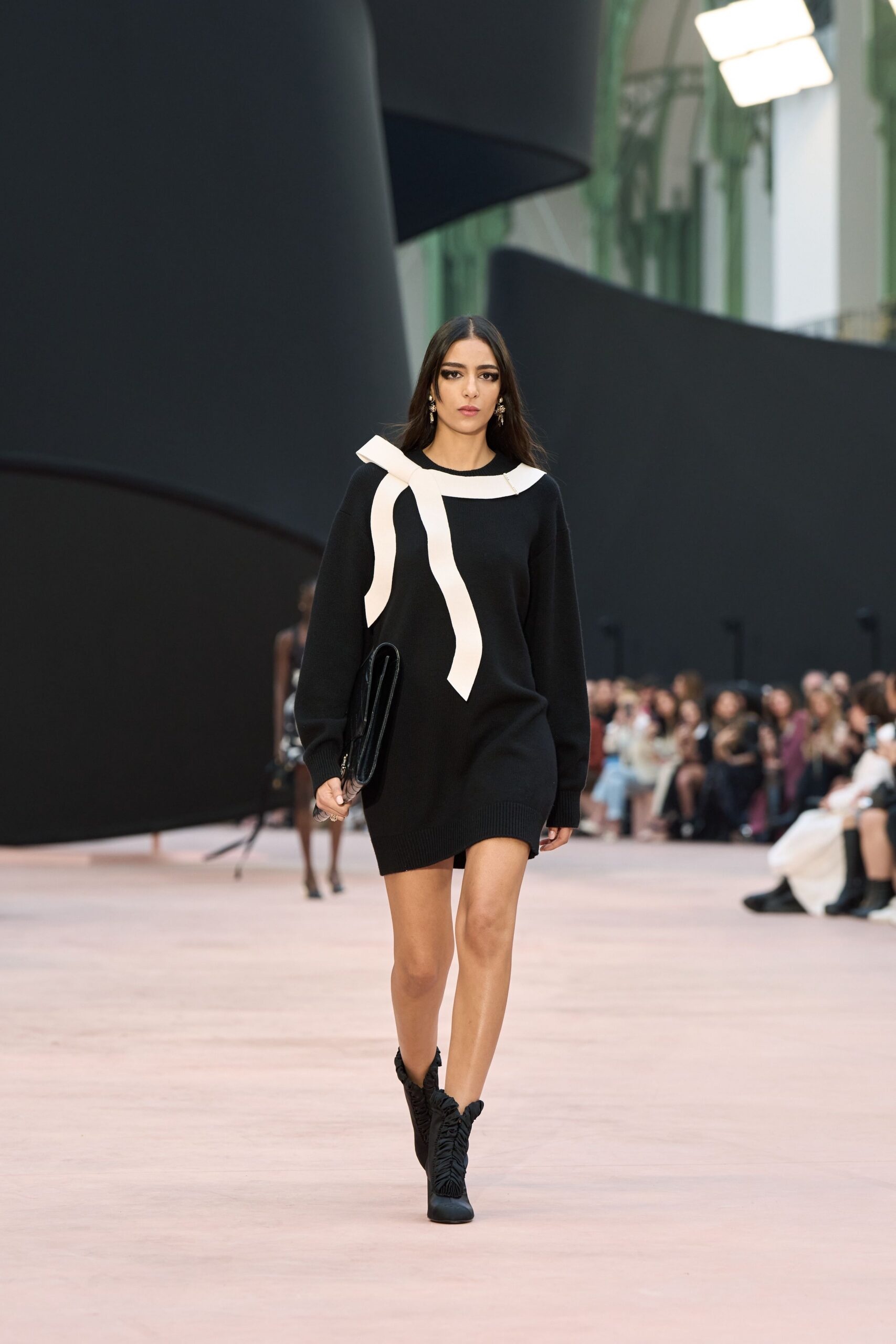 Chanel Fall 2025 Ready-to-Wear Look 45
