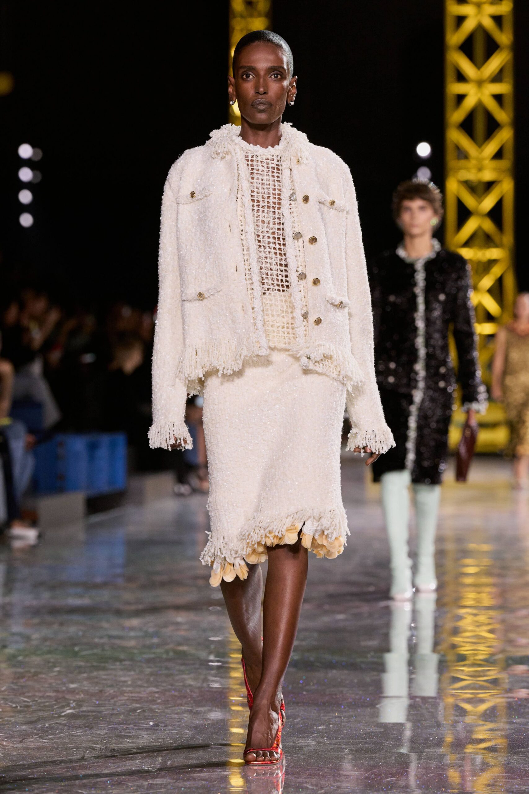white tweed long-sleeve collared fitted fringed jacket