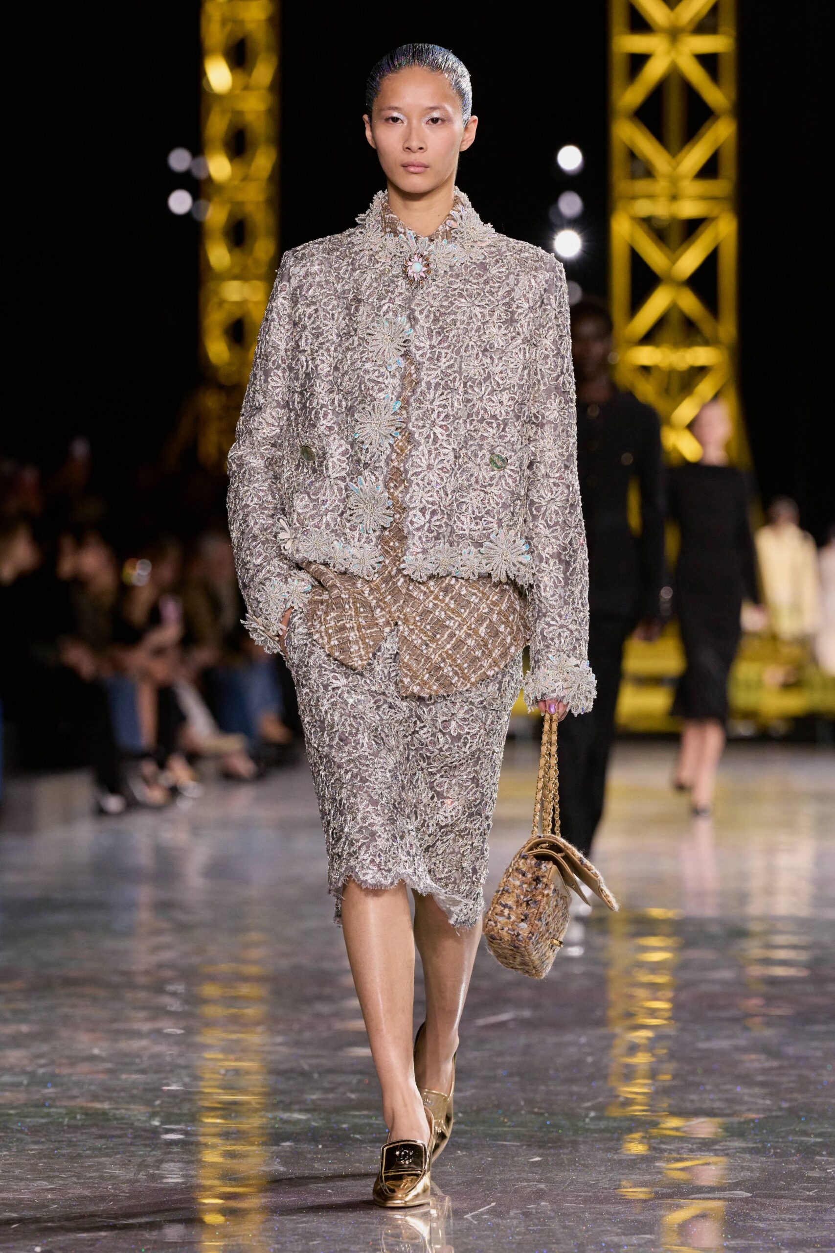 beige lace long-sleeve collared fitted embroidered buttoned jacket