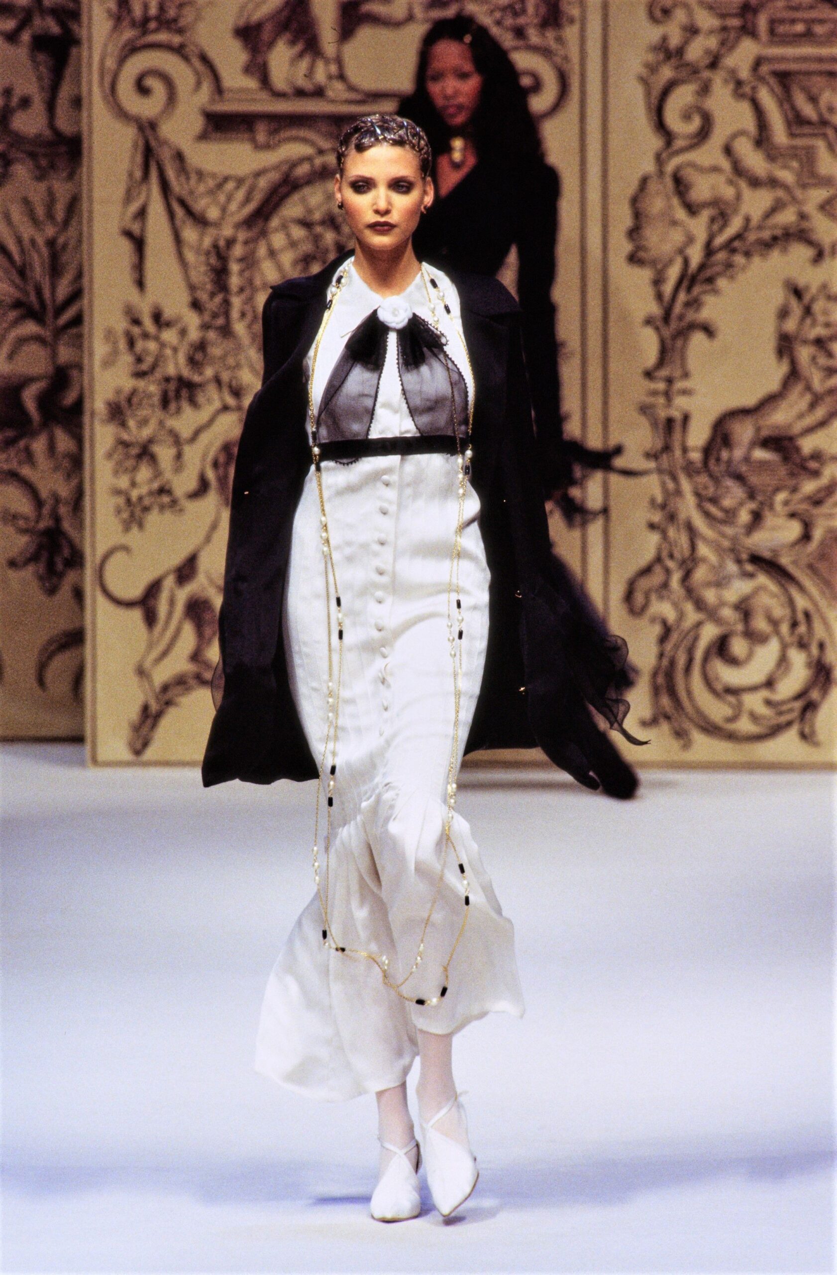 black wool long-sleeve structured buttoned coat