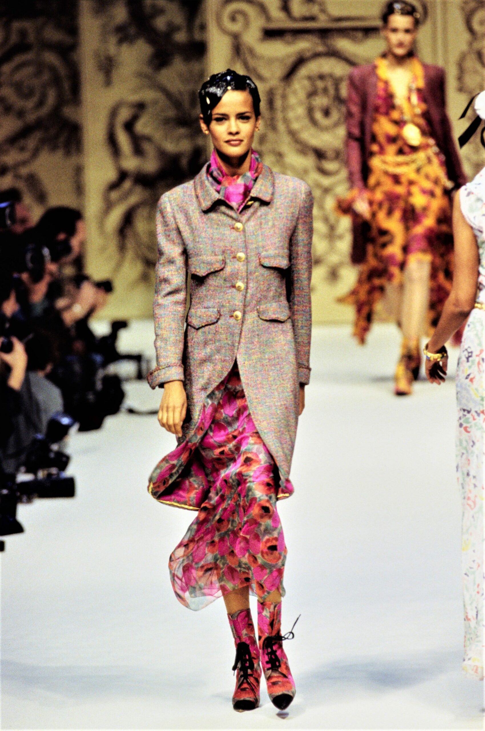 gray tweed long-sleeve collared structured buttoned coat