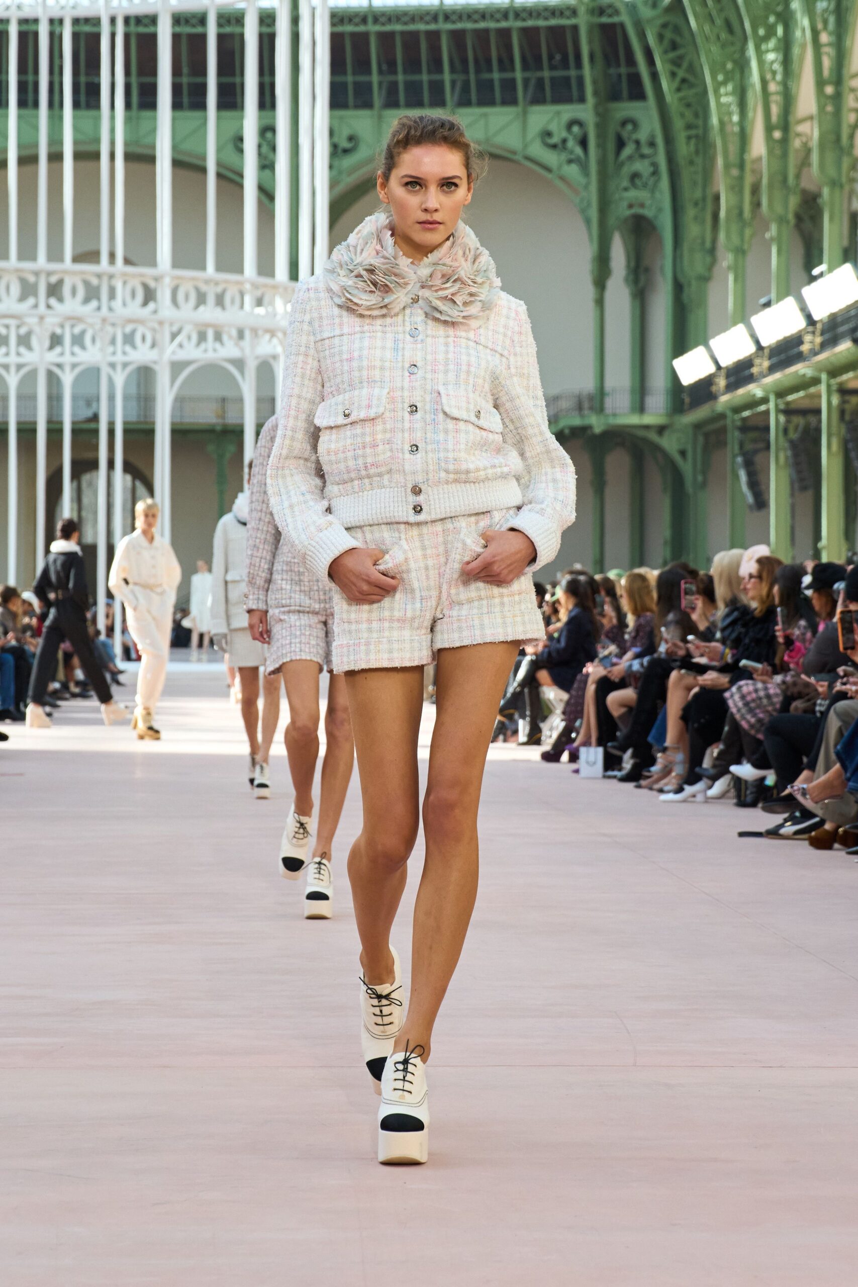 Chanel Spring 2025 Ready-to-Wear Look 10