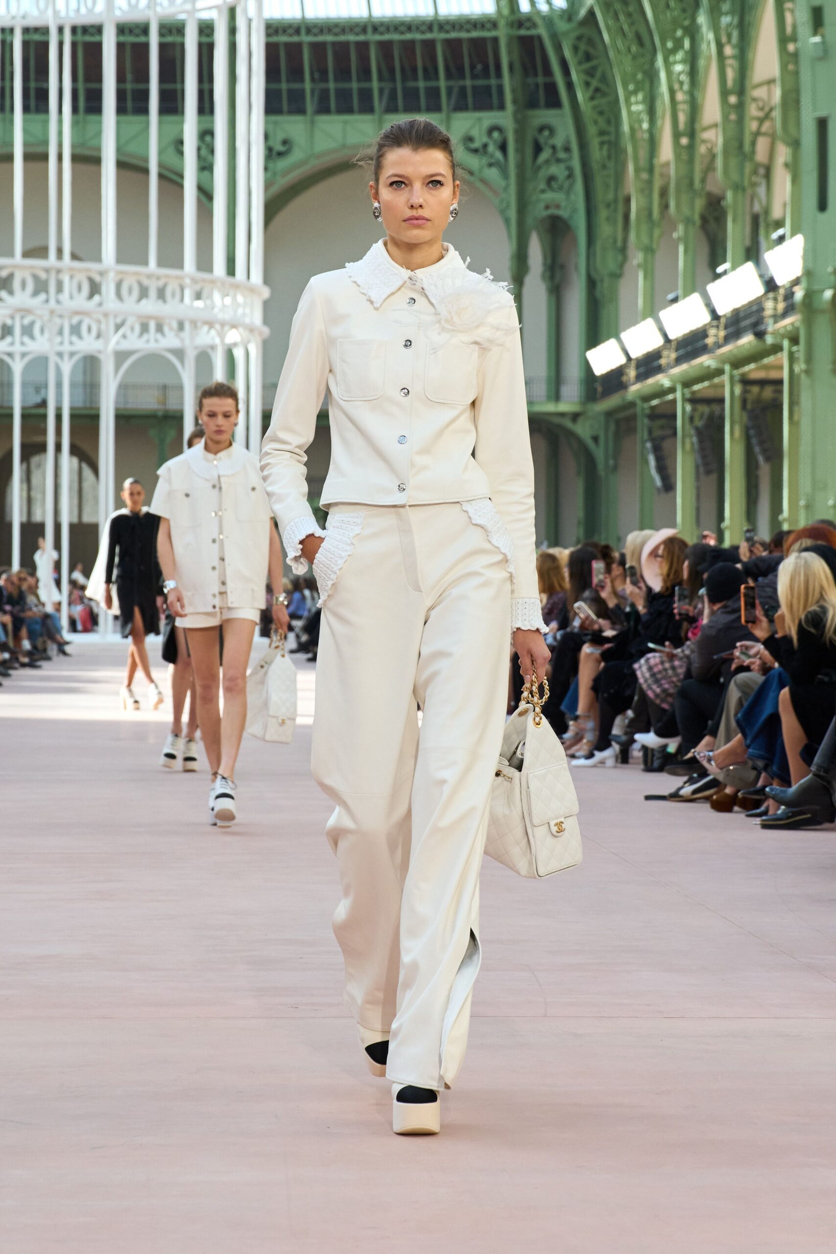 white cotton fitted high-waisted straight-leg pants