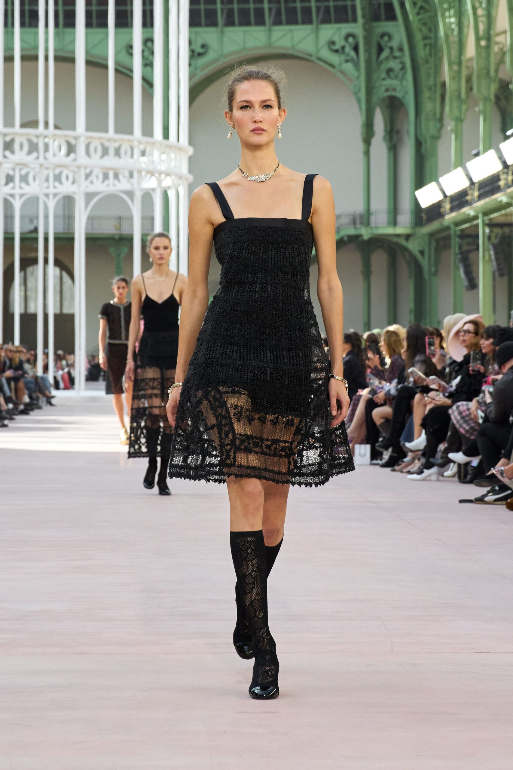 black lace sleeveless square-neck fitted pleated layered dress