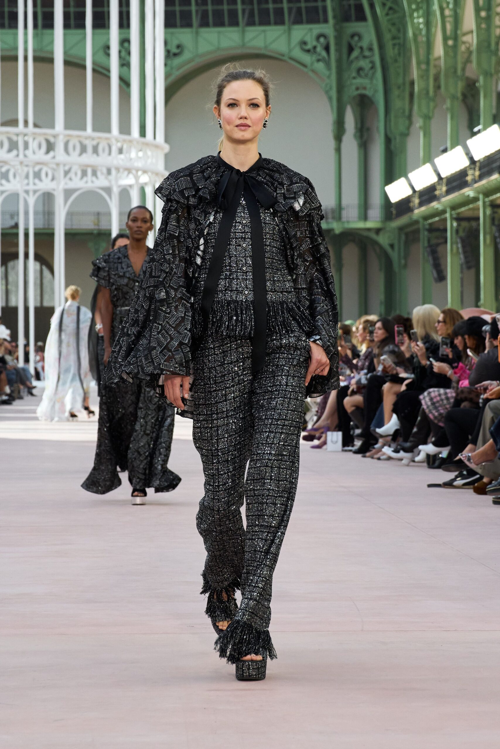 Chanel Spring 2025 Ready-to-Wear Look 60