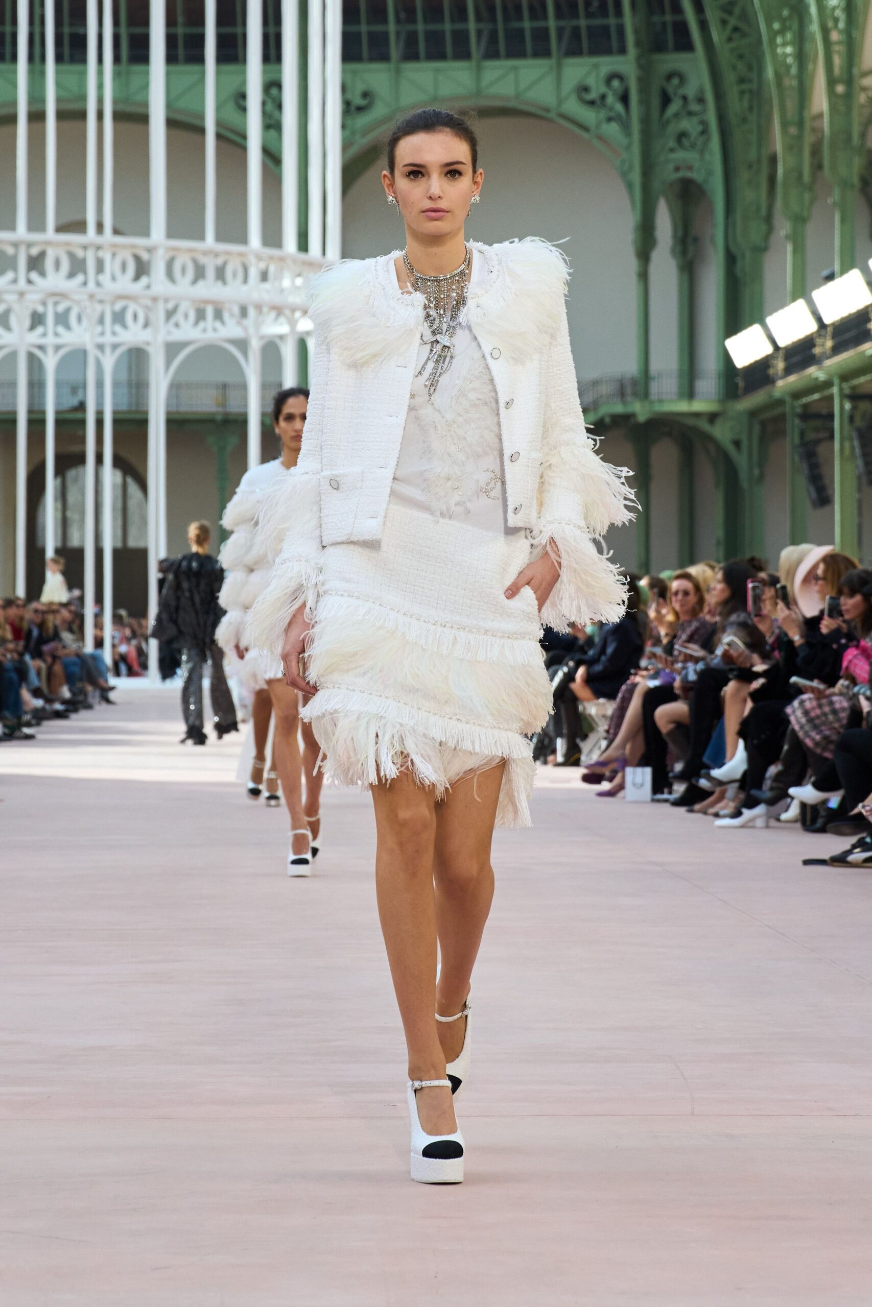 white tweed long-sleeve collared structured fringed jacket