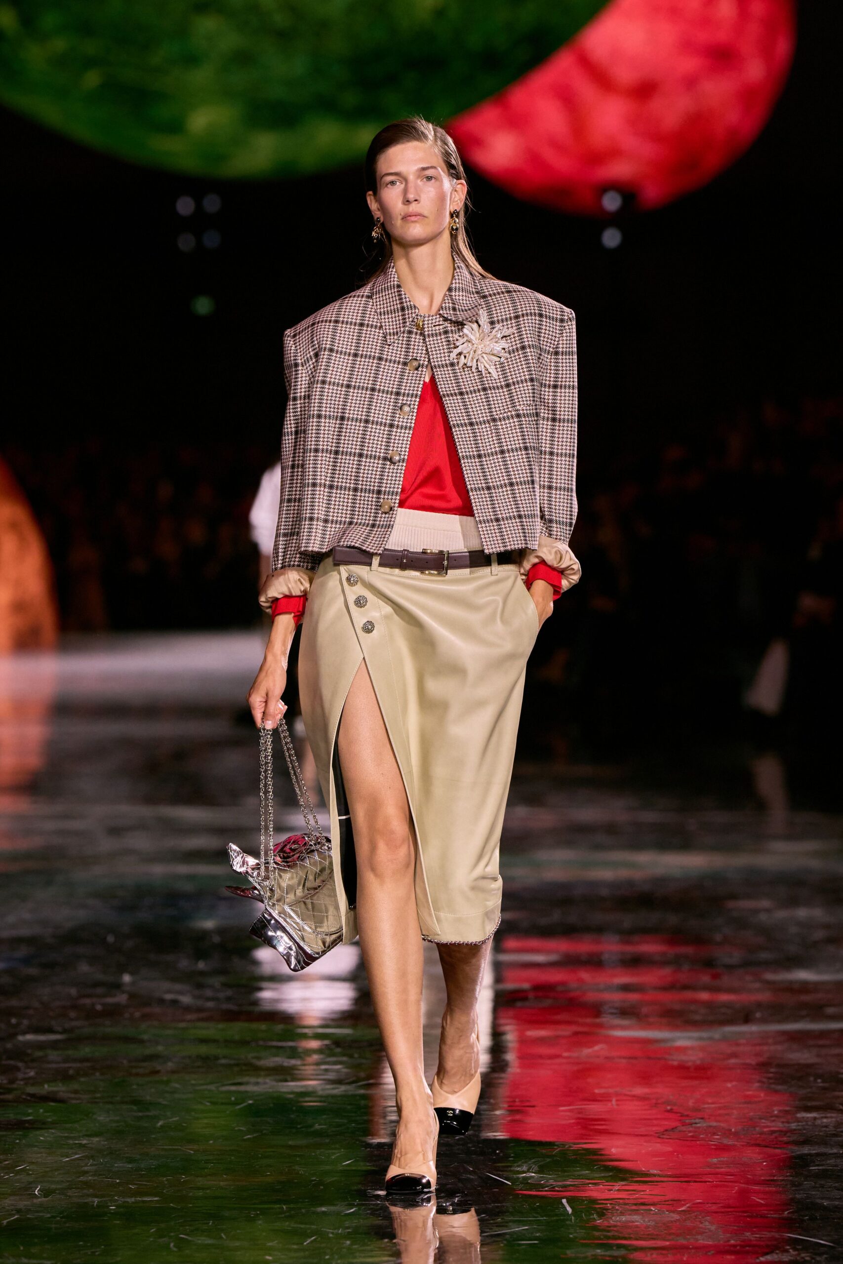 beige cotton slit fitted high-waisted skirt