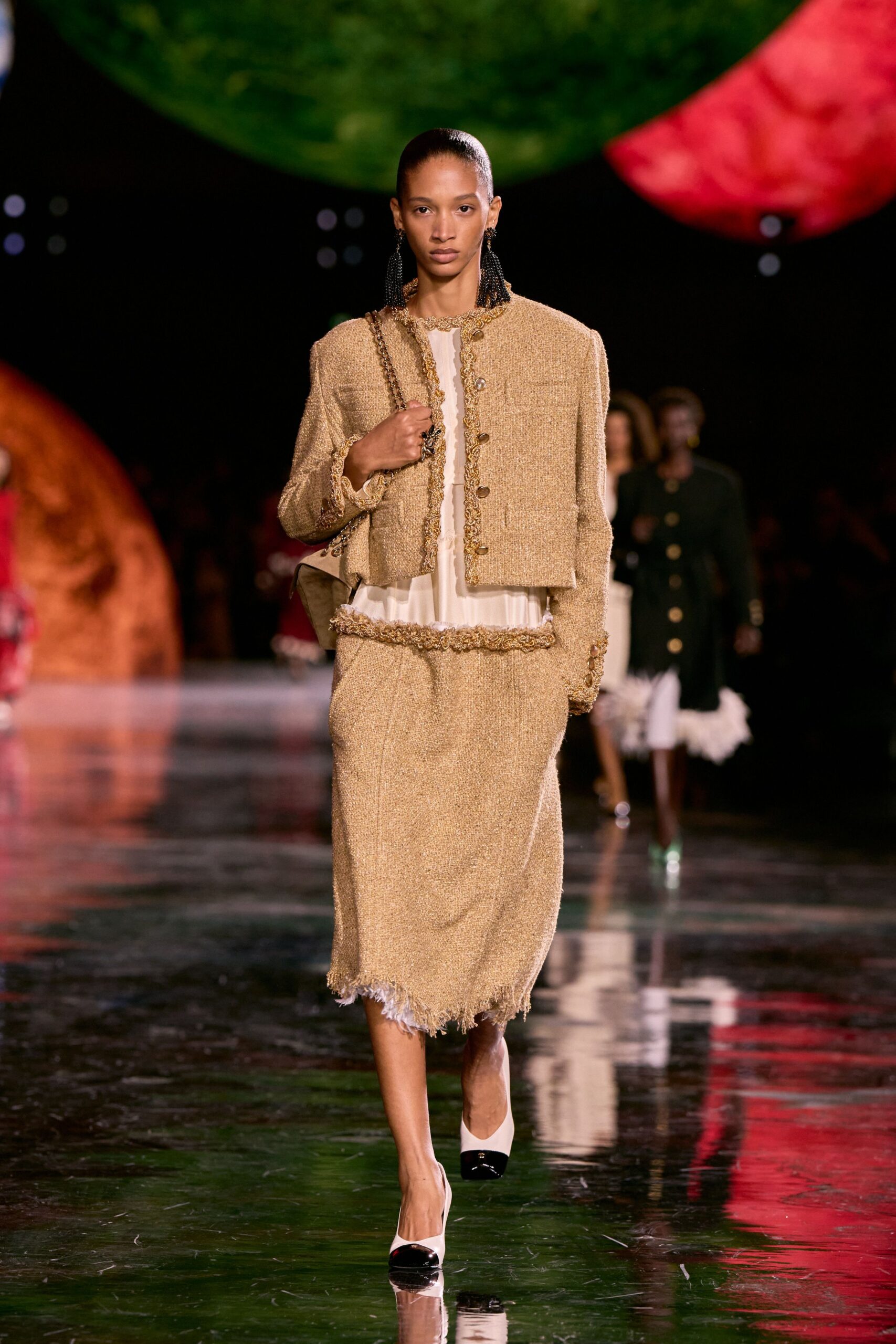beige tweed long-sleeve collared structured buttoned fringed jacket