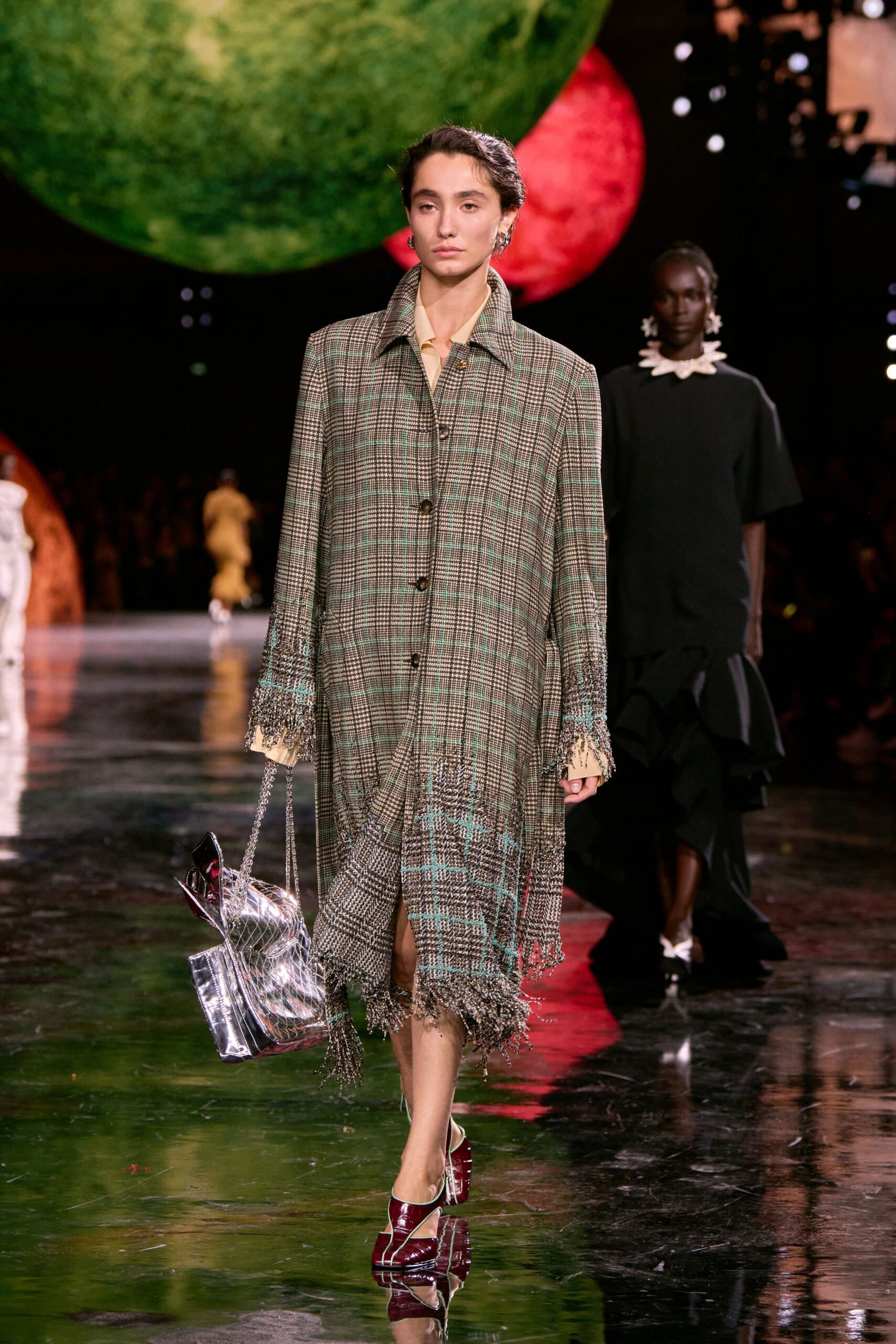 green wool long-sleeve collared relaxed checked fringed coat