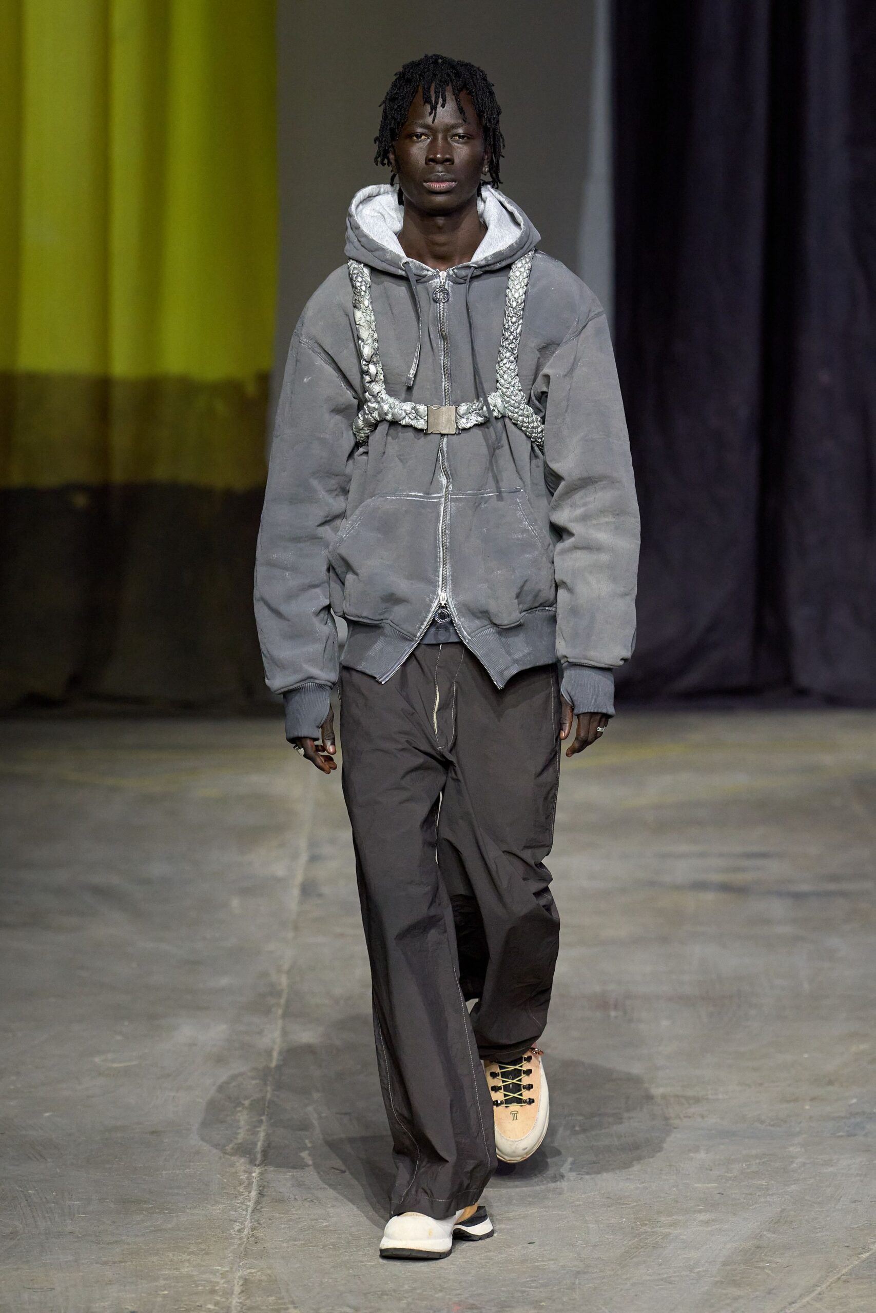 gray cotton long-sleeve hooded relaxed hoodie