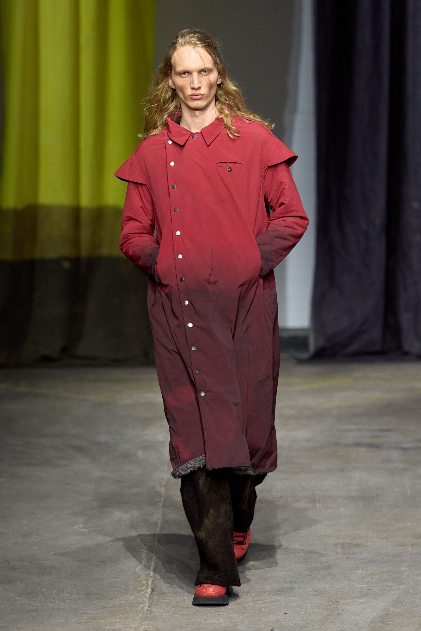 red cotton long-sleeve collared relaxed buttoned ombre coat