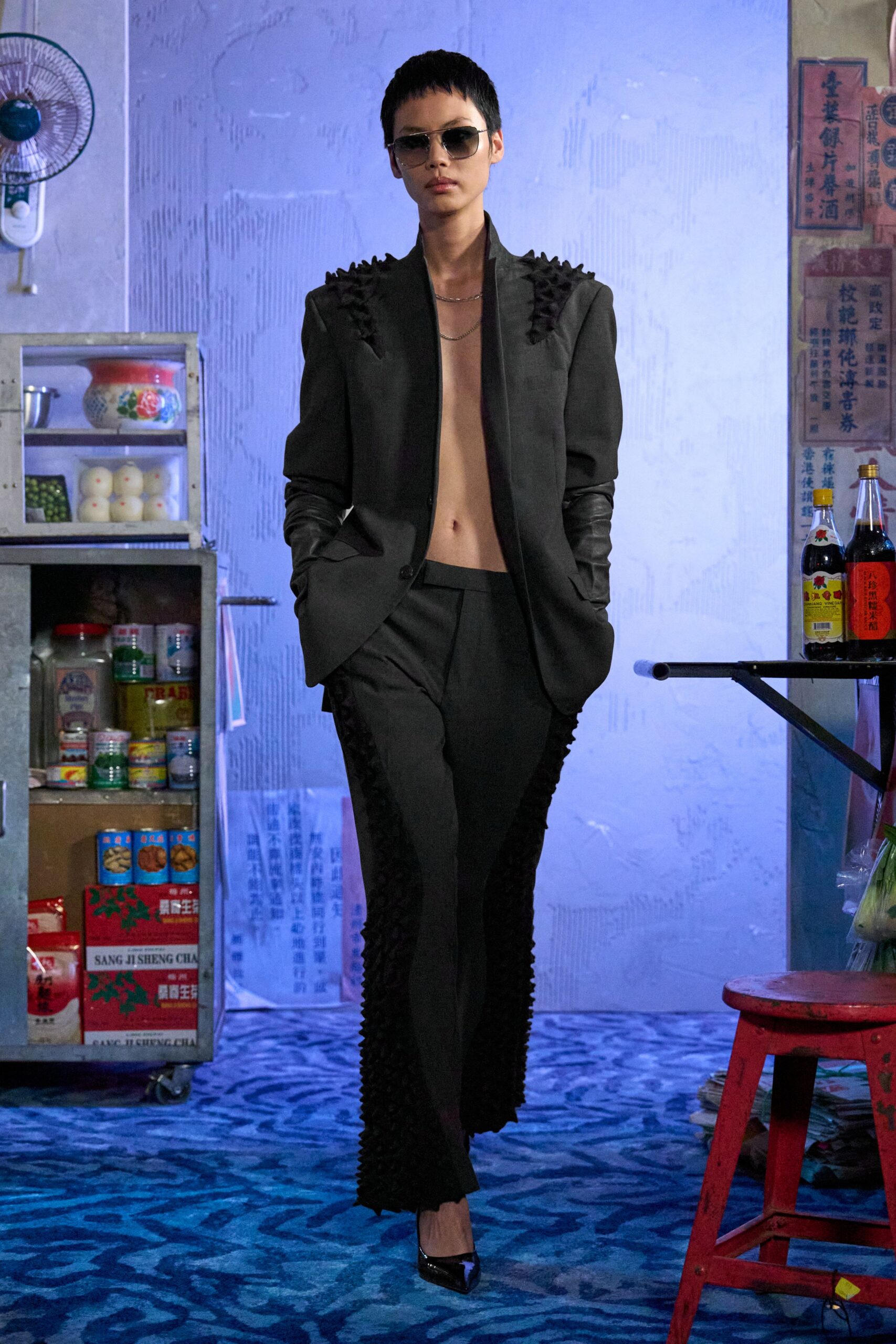 black wool tailored straight-leg zippered pants