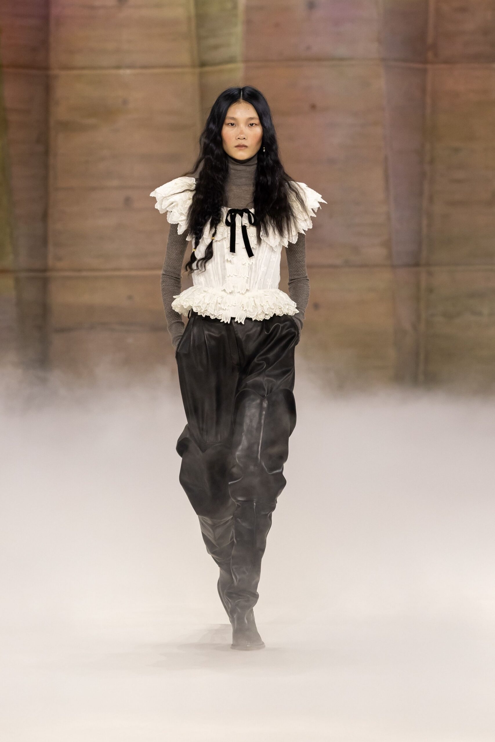 black leather relaxed pleated pants