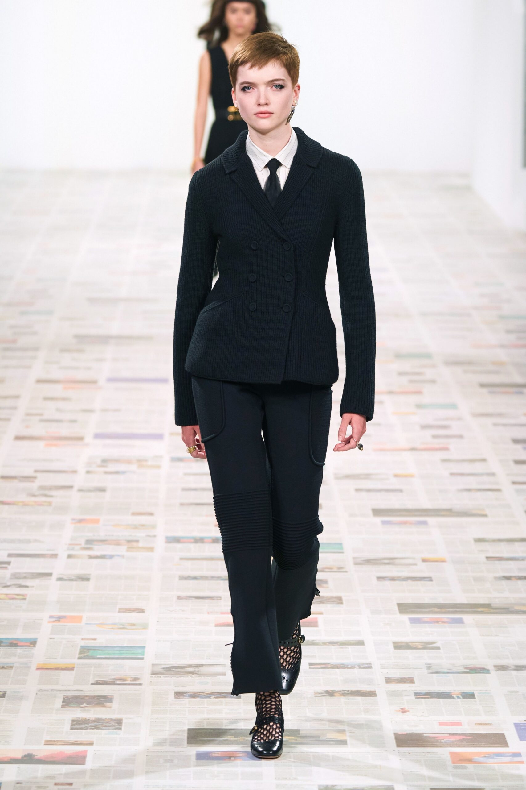 black wool long-sleeve collared fitted textured blazer