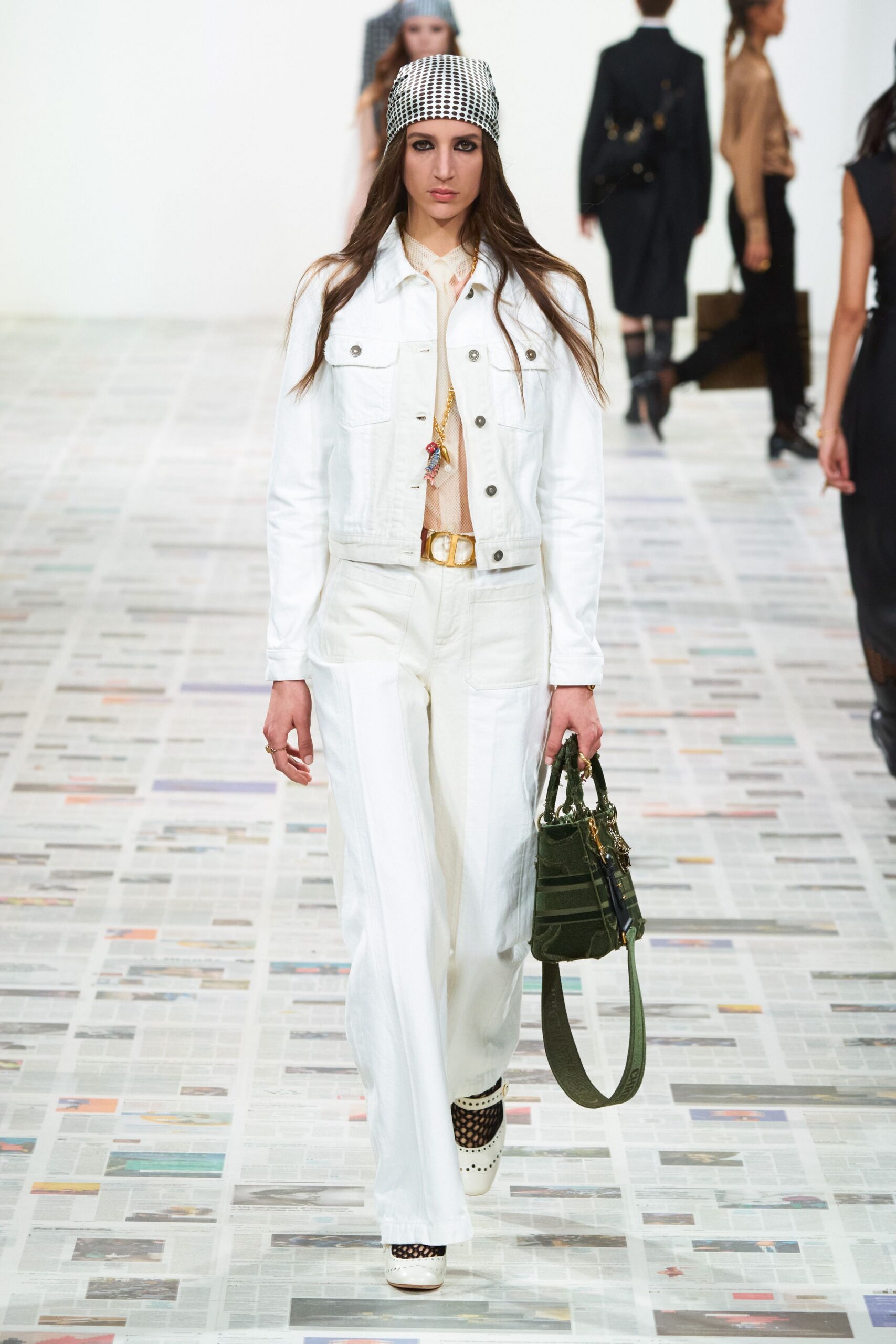 white denim long-sleeve collared fitted jacket