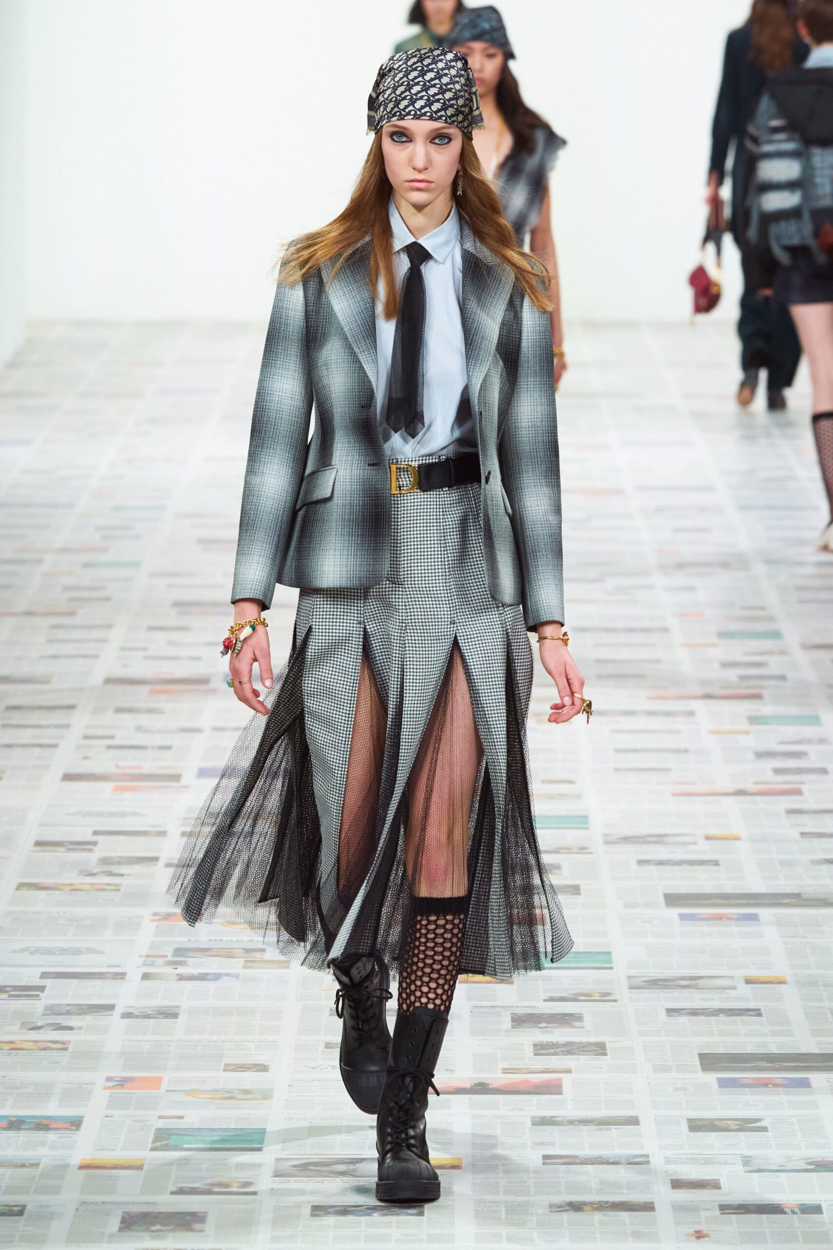 gray cotton long-sleeve collared tailored checked buttoned suit