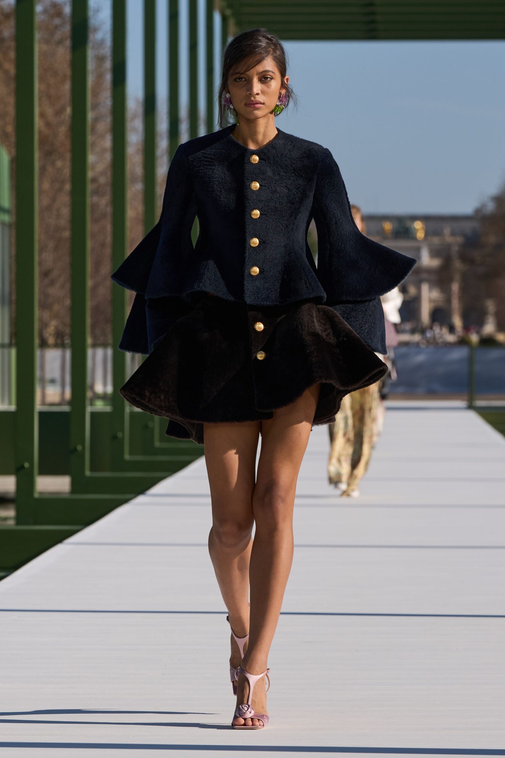 black wool long-sleeve collared fitted buttoned flared jacket