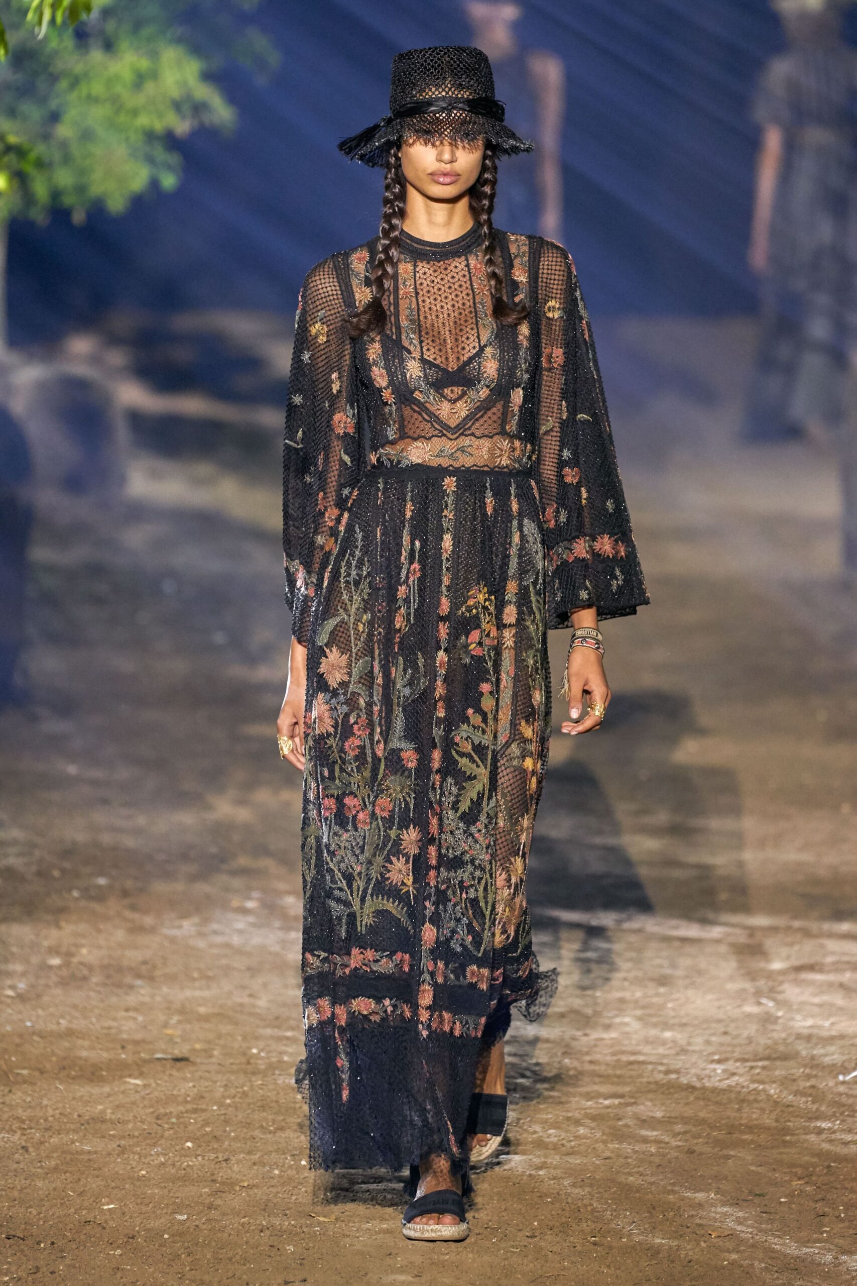 black lace embroidered maxi dress