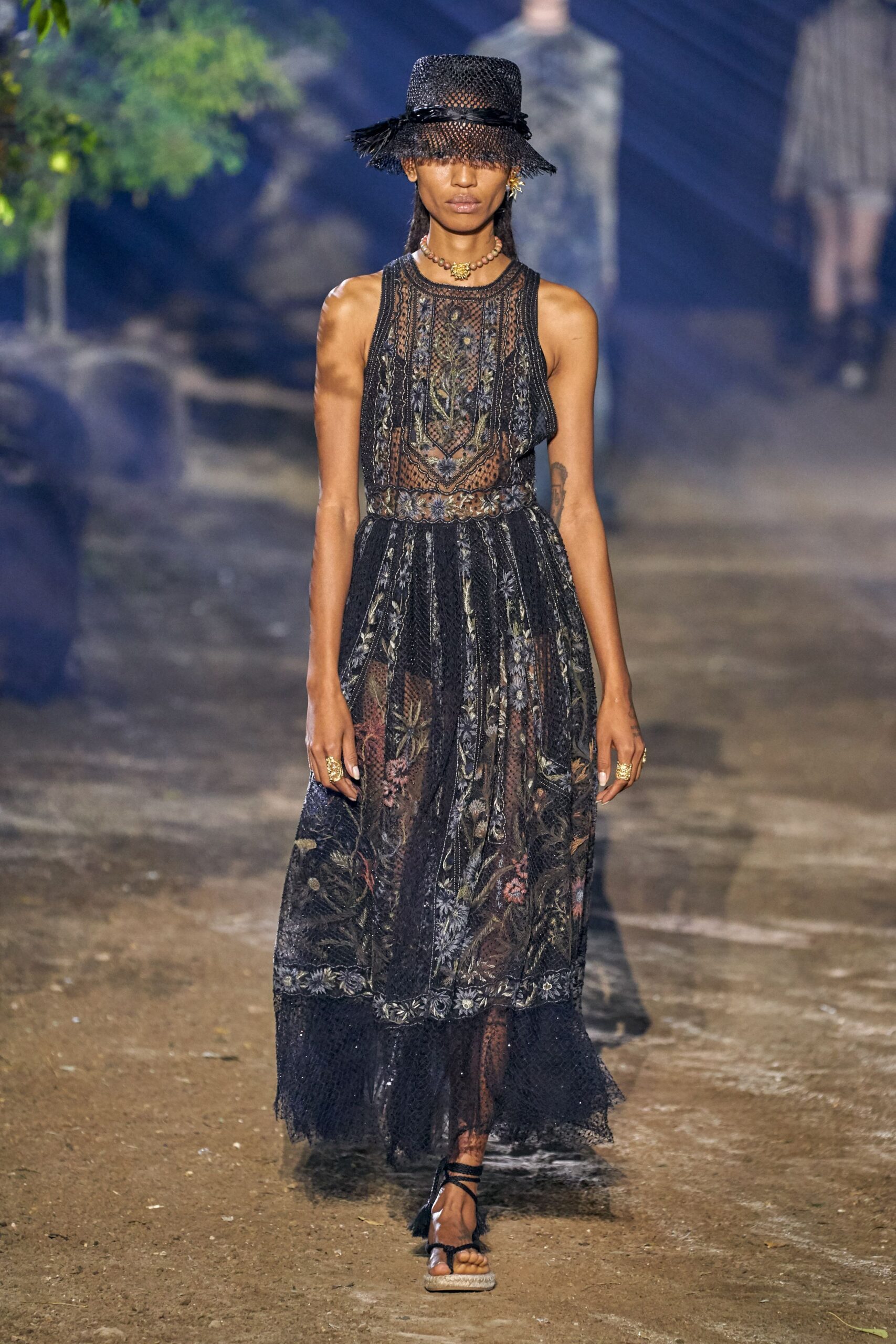 black lace embroidered maxi dress