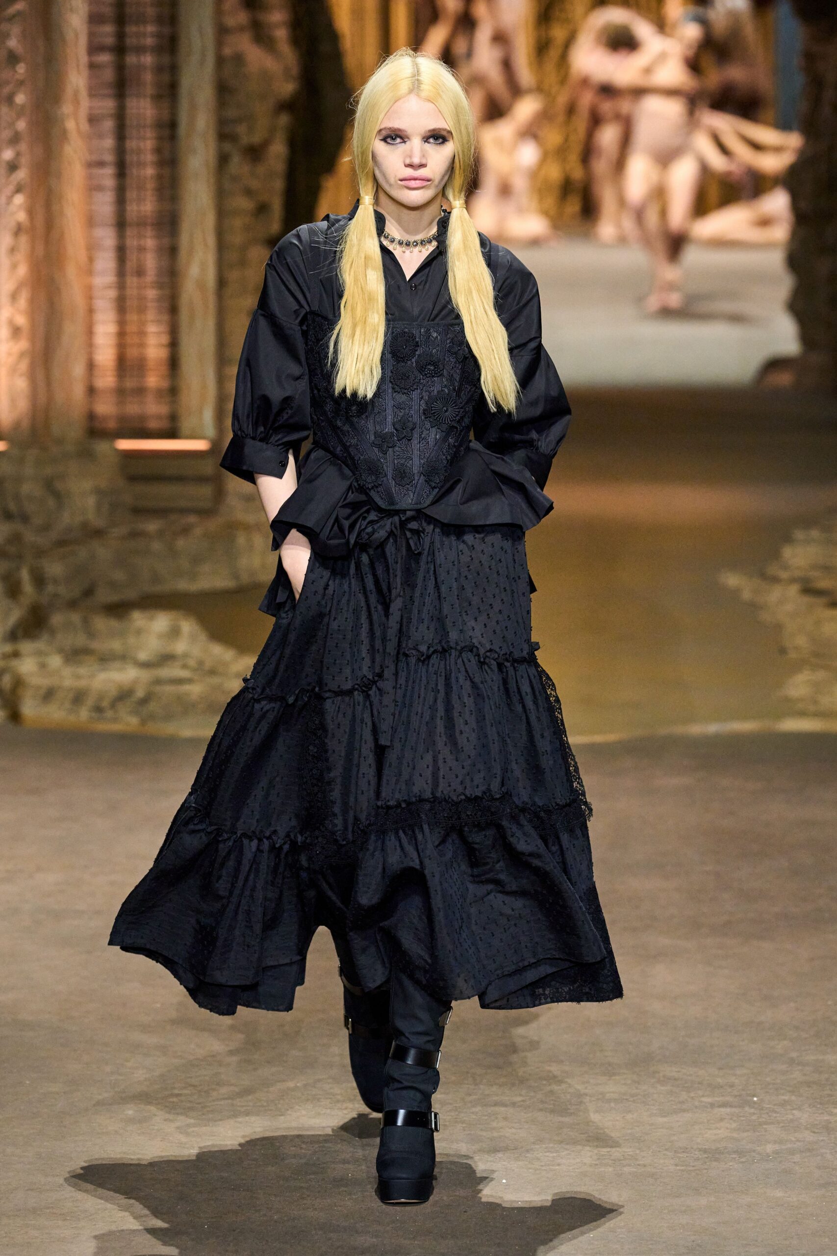 black cotton long-sleeve v-neck fitted tiered pleated dress